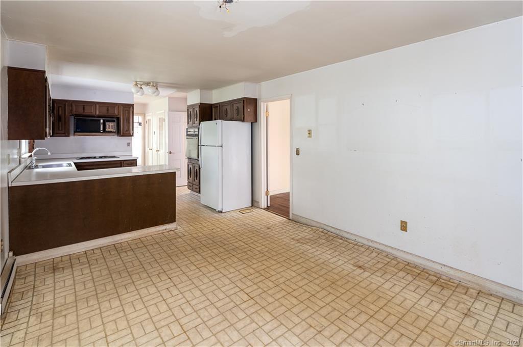 Photo 15 of 40 of 462 Taconic Road house