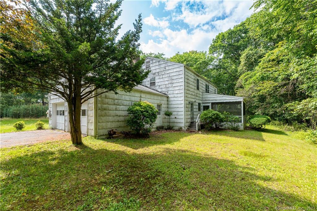 Photo 12 of 40 of 462 Taconic Road house