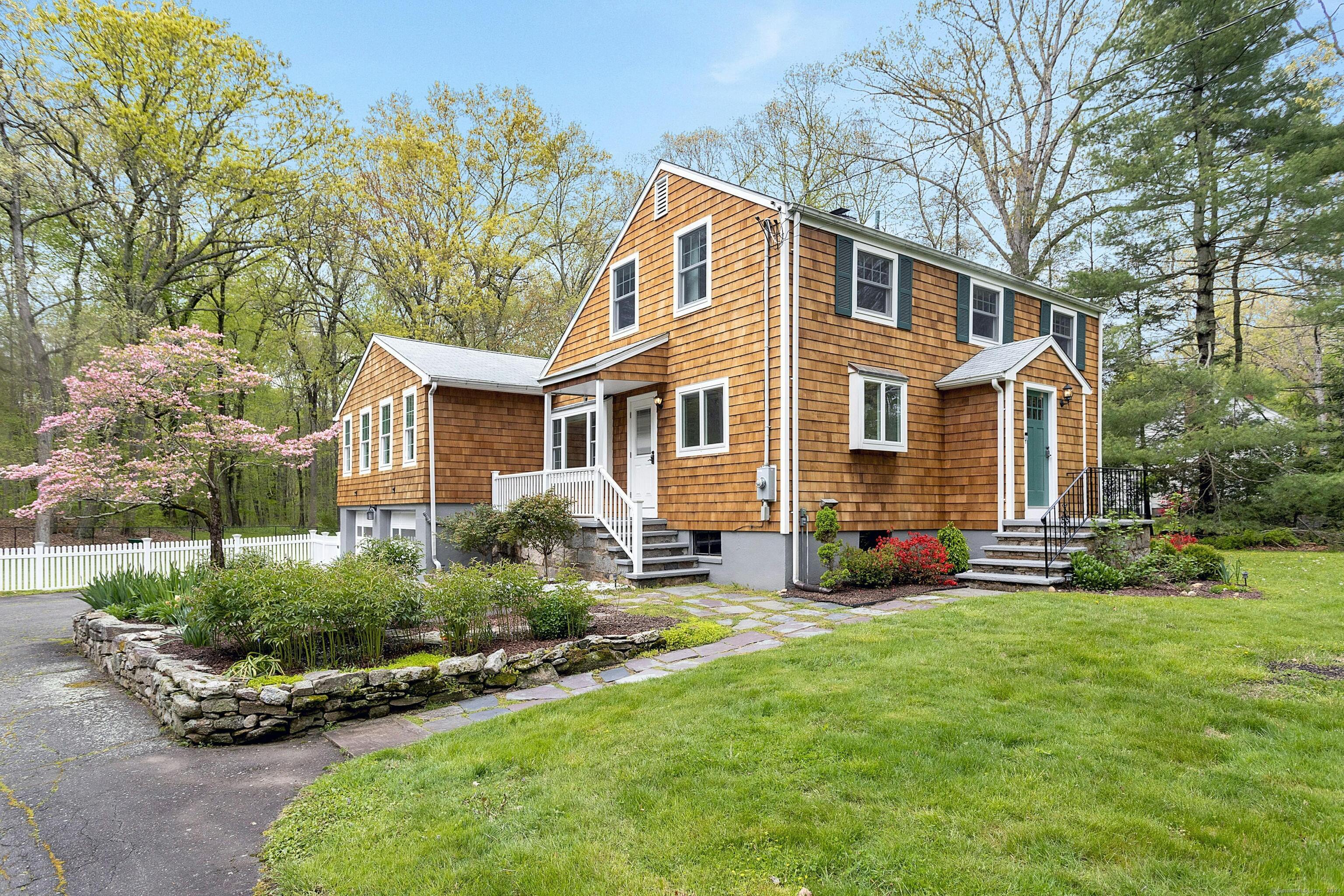 Property for Sale at 39 Clover Drive, Wilton, Connecticut - Bedrooms: 3 
Bathrooms: 2 
Rooms: 8  - $849,000