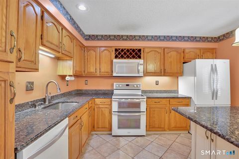 Tiny photo for 5 Haddam Drive #5, Avon, CT 06001 (MLS # 24164752)