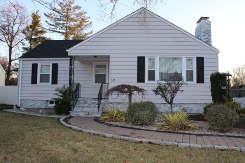 A home in Newington