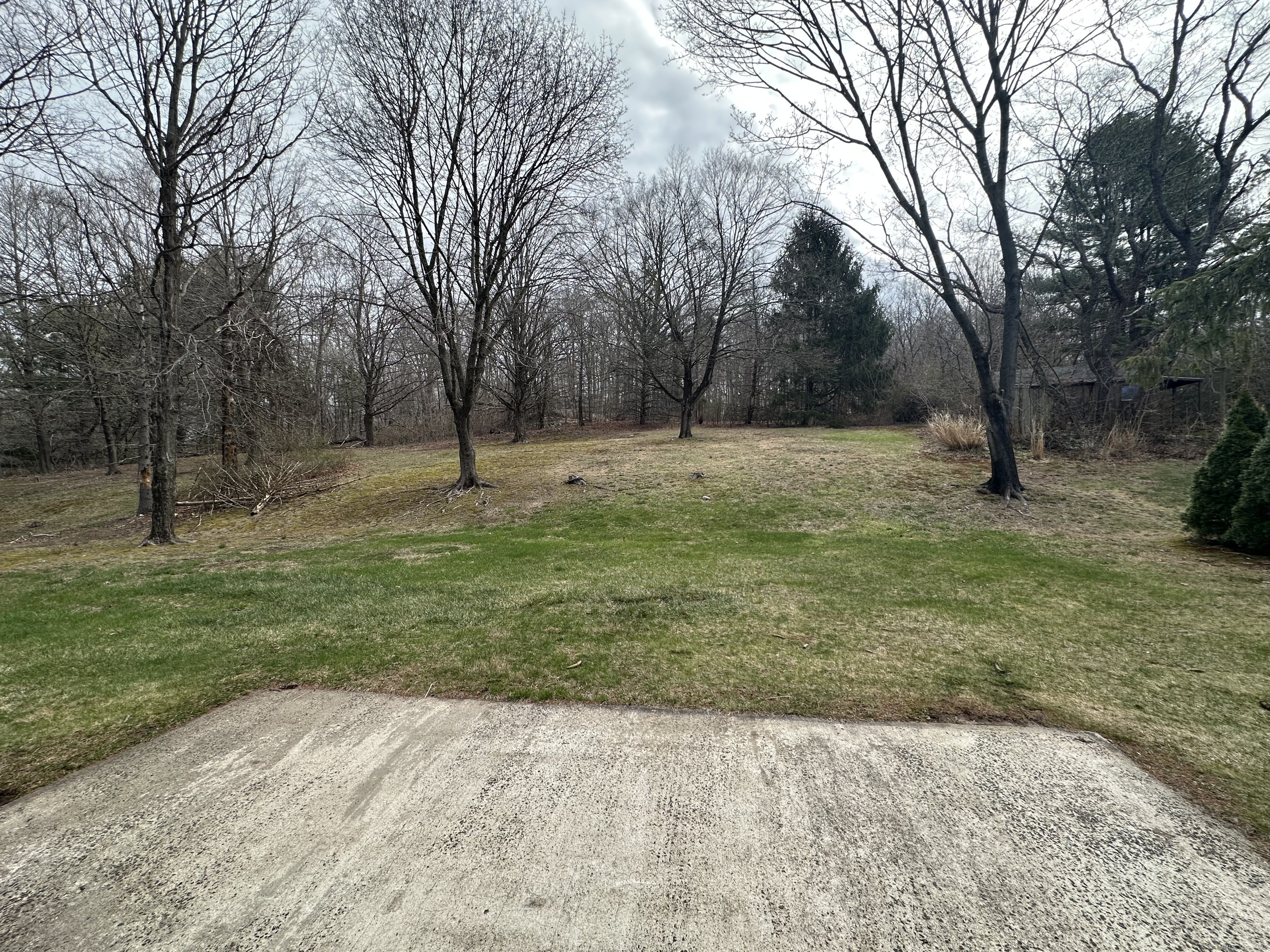 37 Dinwoodie Drive, North Branford, Connecticut image 21