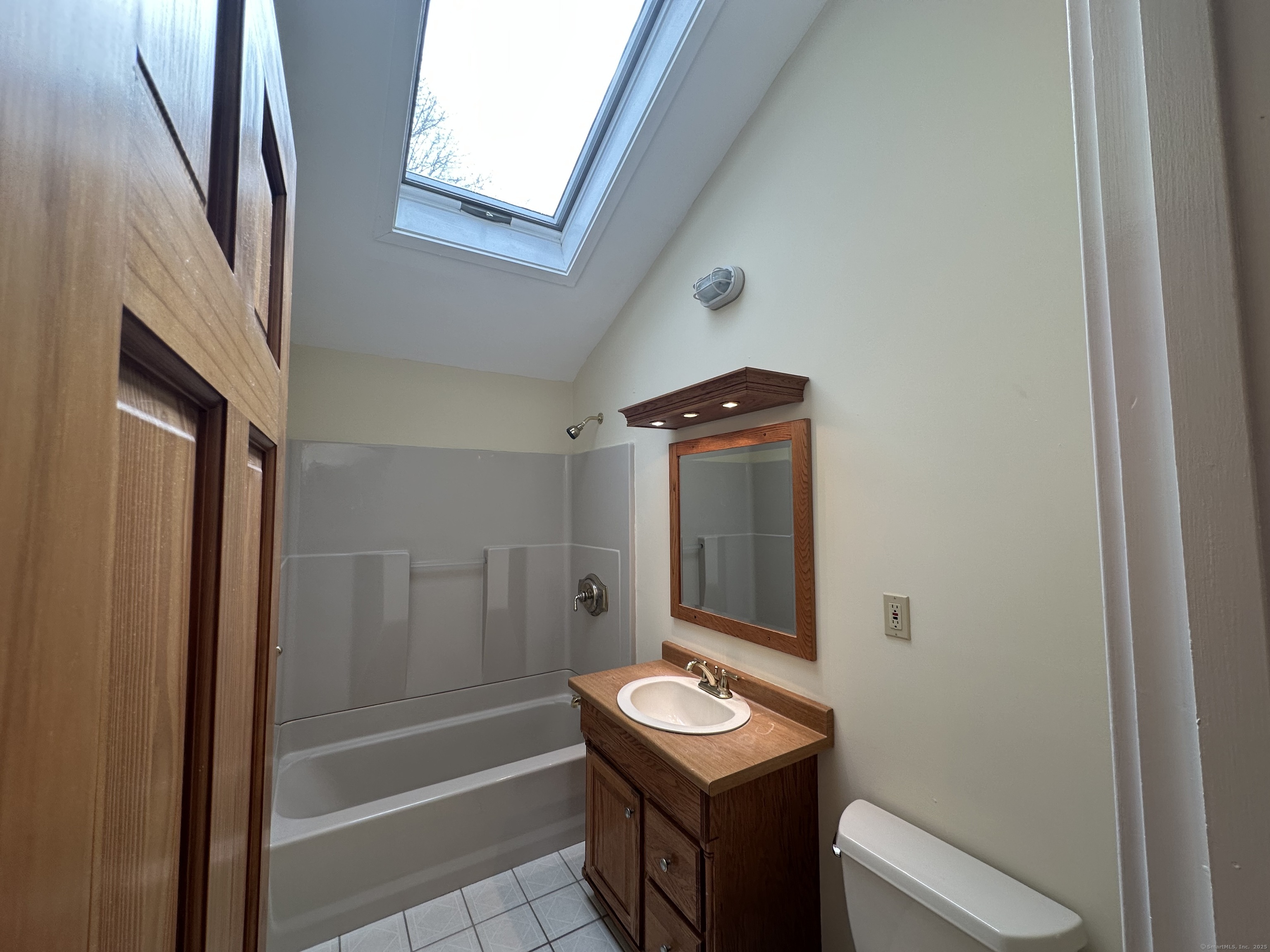 37 Dinwoodie Drive, North Branford, Connecticut image 16