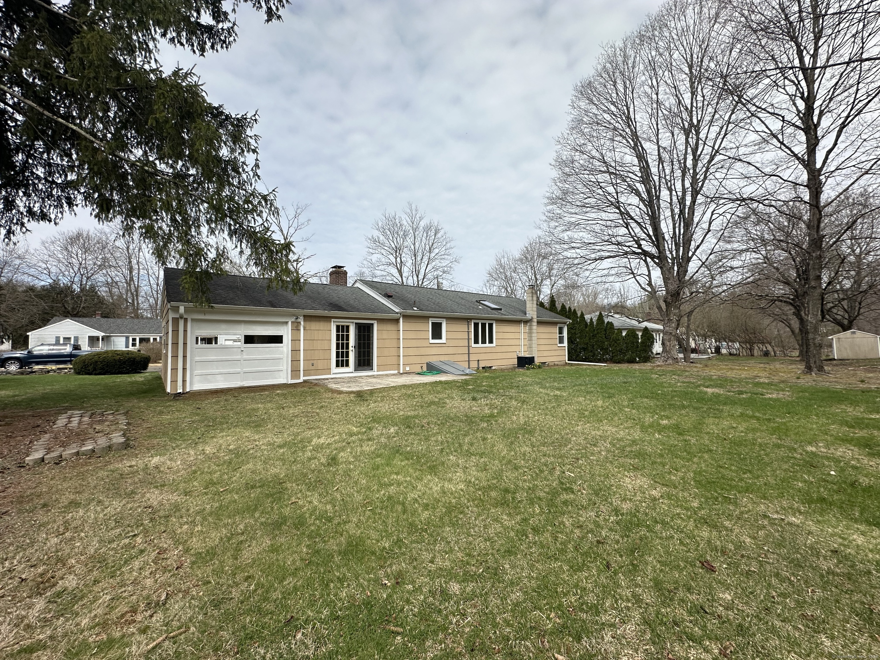 37 Dinwoodie Drive, North Branford, Connecticut image 23