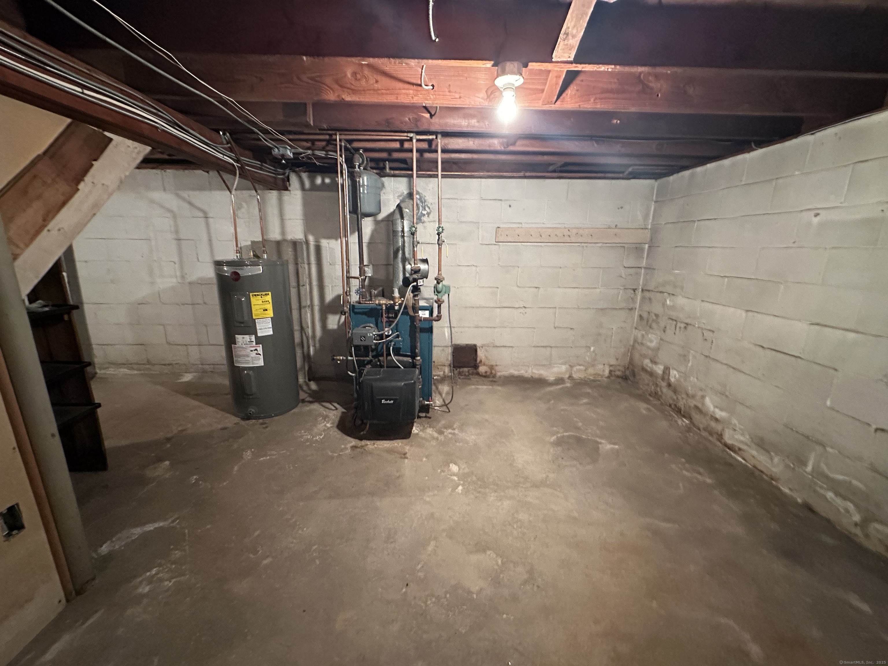 37 Dinwoodie Drive, North Branford, Connecticut image 20
