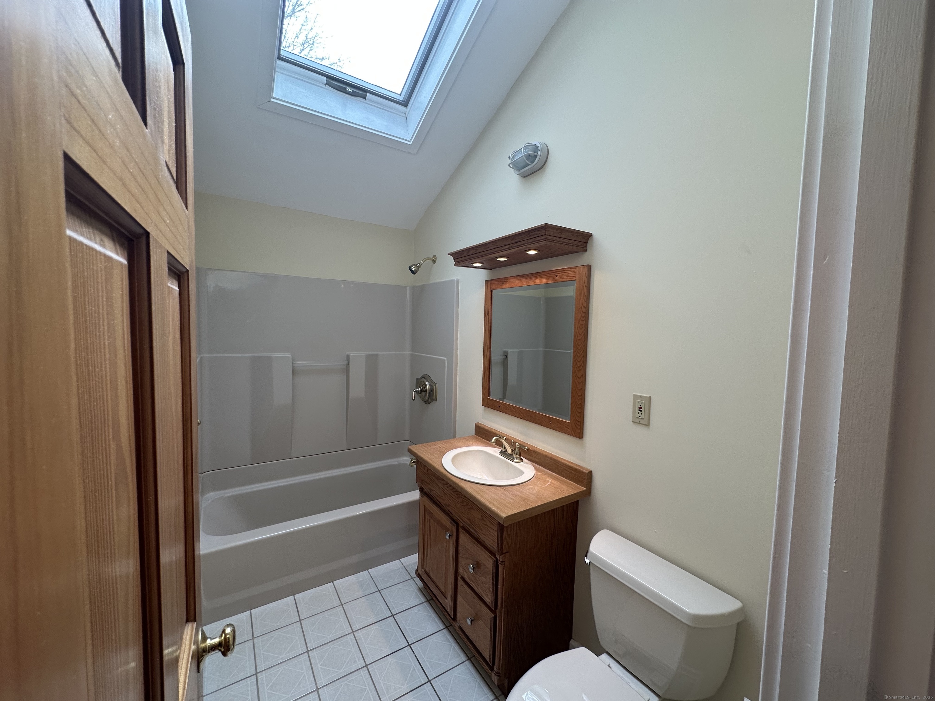 37 Dinwoodie Drive, North Branford, Connecticut image 18