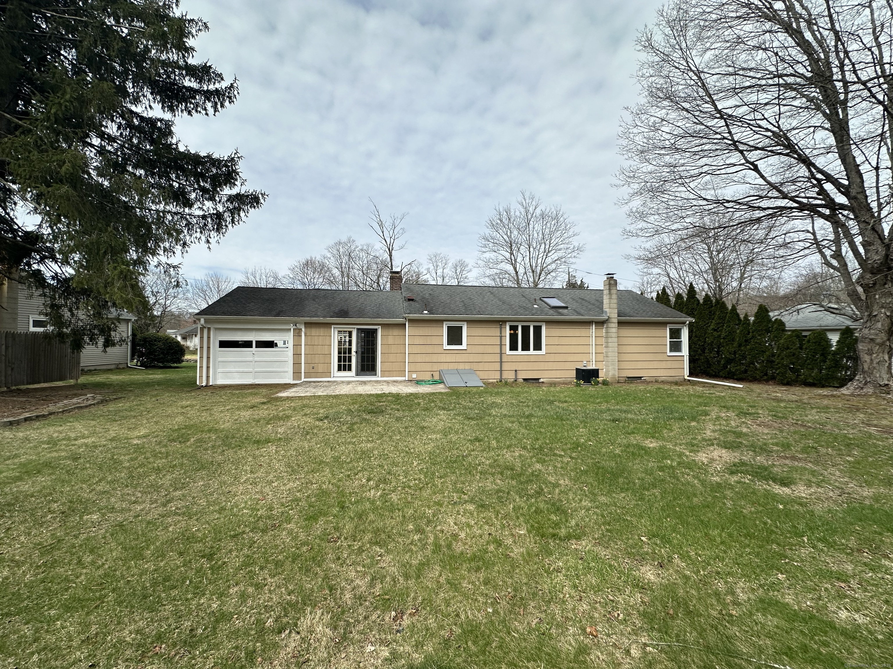 37 Dinwoodie Drive, North Branford, Connecticut image 22
