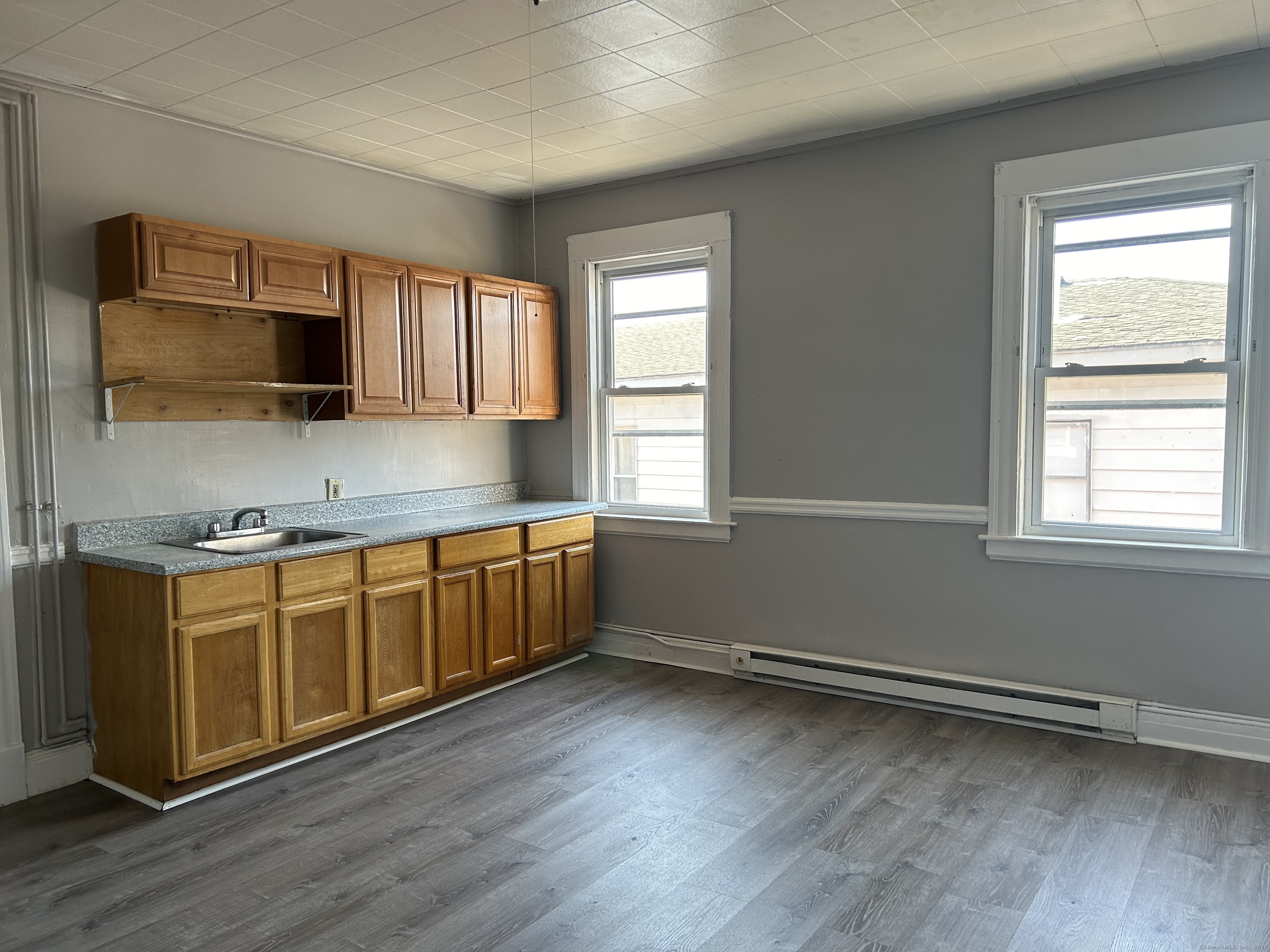 20 Beatty Street 3W, New Britain, Connecticut - 2 Bedrooms  
1 Bathrooms  
5 Rooms - 