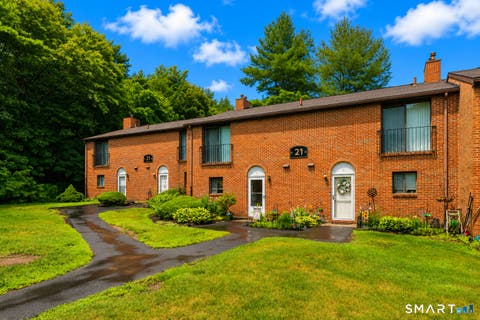 Photo of 500-#21D Darling Street, Southington, CT 06489 (MLS # 24188976)