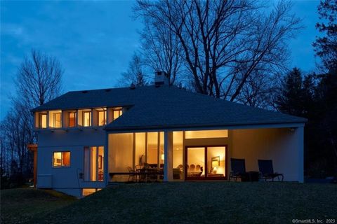 MLS: 24093596