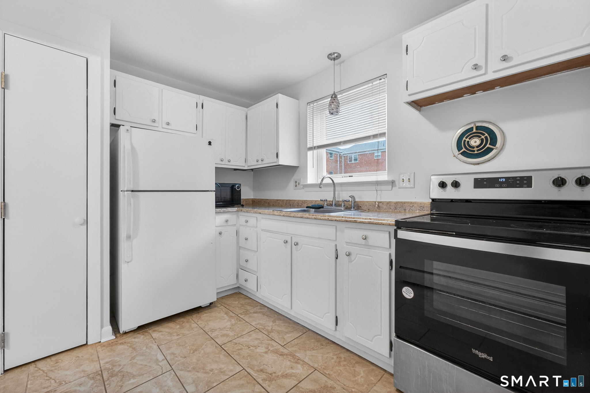 13 Robbins Lane APT B