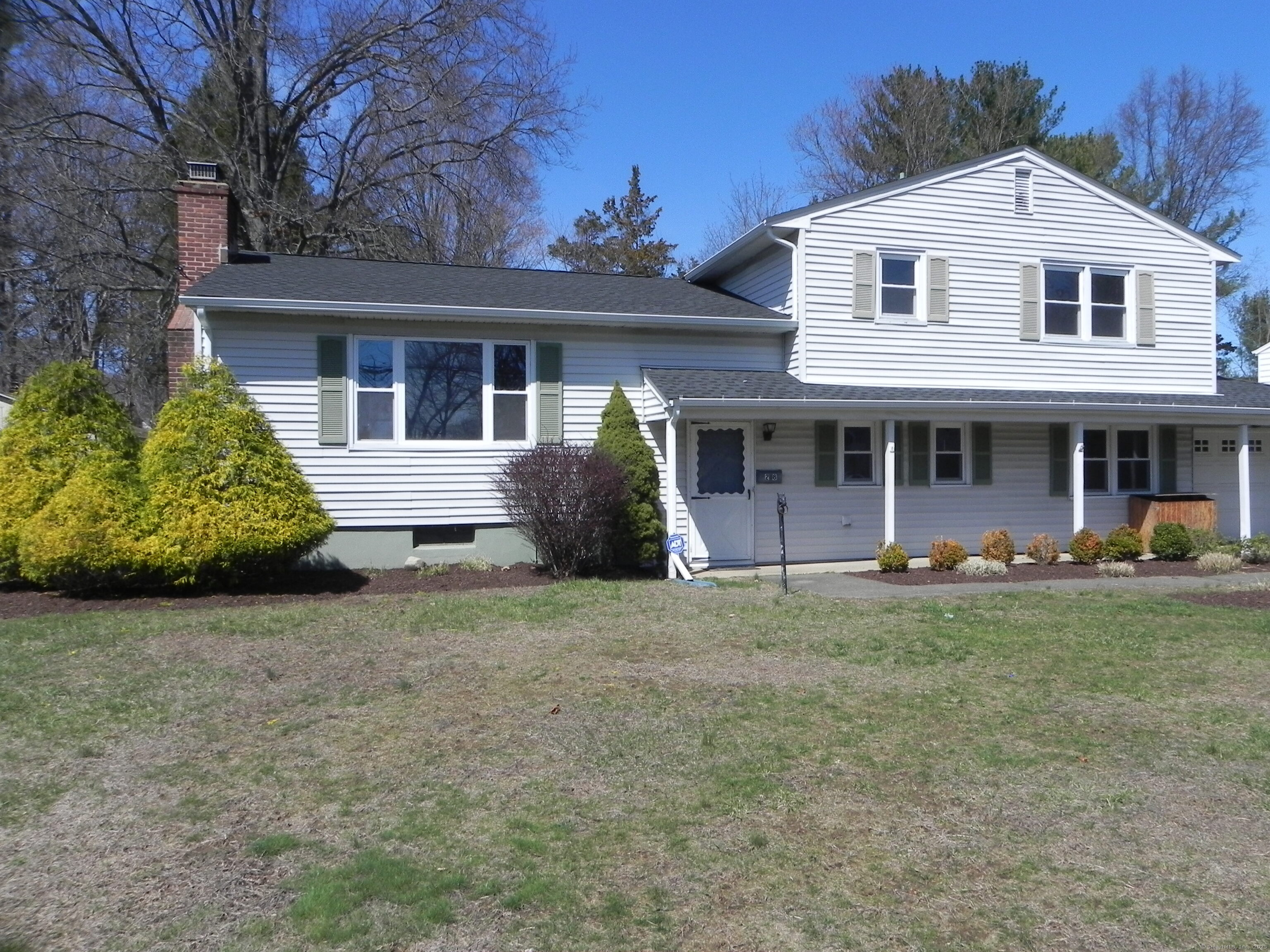 Dairy Farm Road, Norwalk, Connecticut - 4 Bedrooms  
2 Bathrooms  
9 Rooms - 