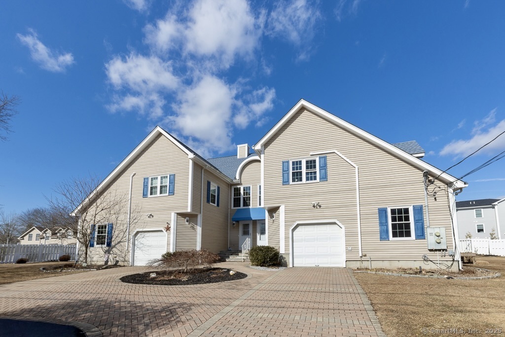 Property for Sale at Waldron Drive, Westbrook, Connecticut - Bedrooms: 6 
Bathrooms: 5.5 
Rooms: 14  - $1,100,000