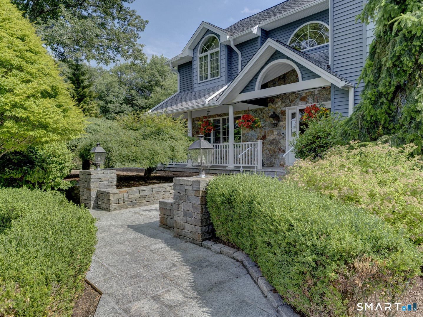 13 Executive Hill Road