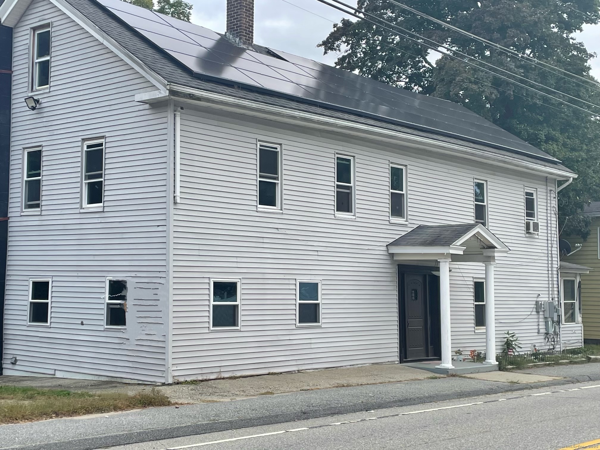 Wauregan Road, Brooklyn, Connecticut - 5 Bedrooms  
2 Bathrooms  
10 Rooms - 