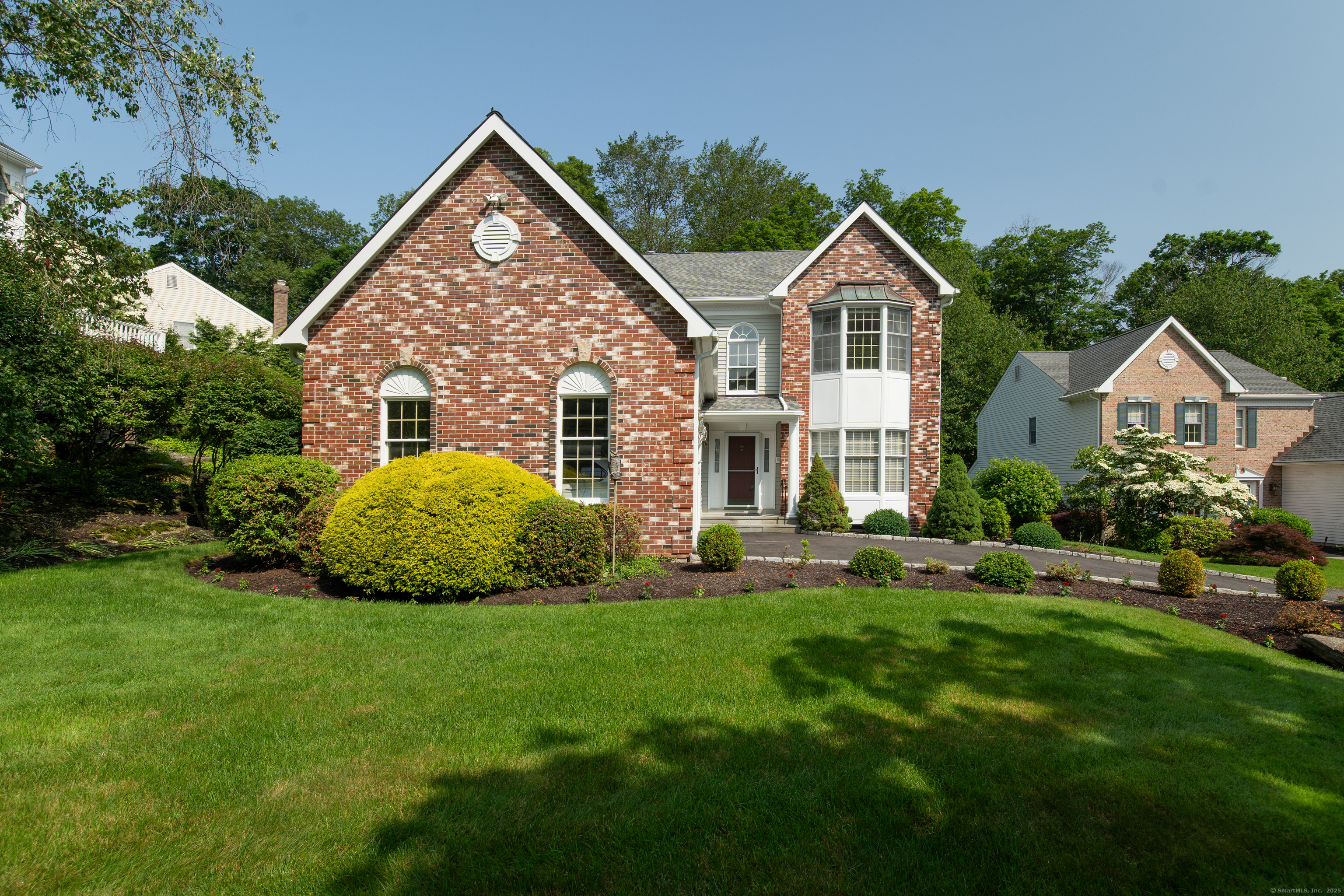 Alexandria Court 33, Fairfield, Connecticut - 4 Bedrooms  
3 Bathrooms  
9 Rooms - 