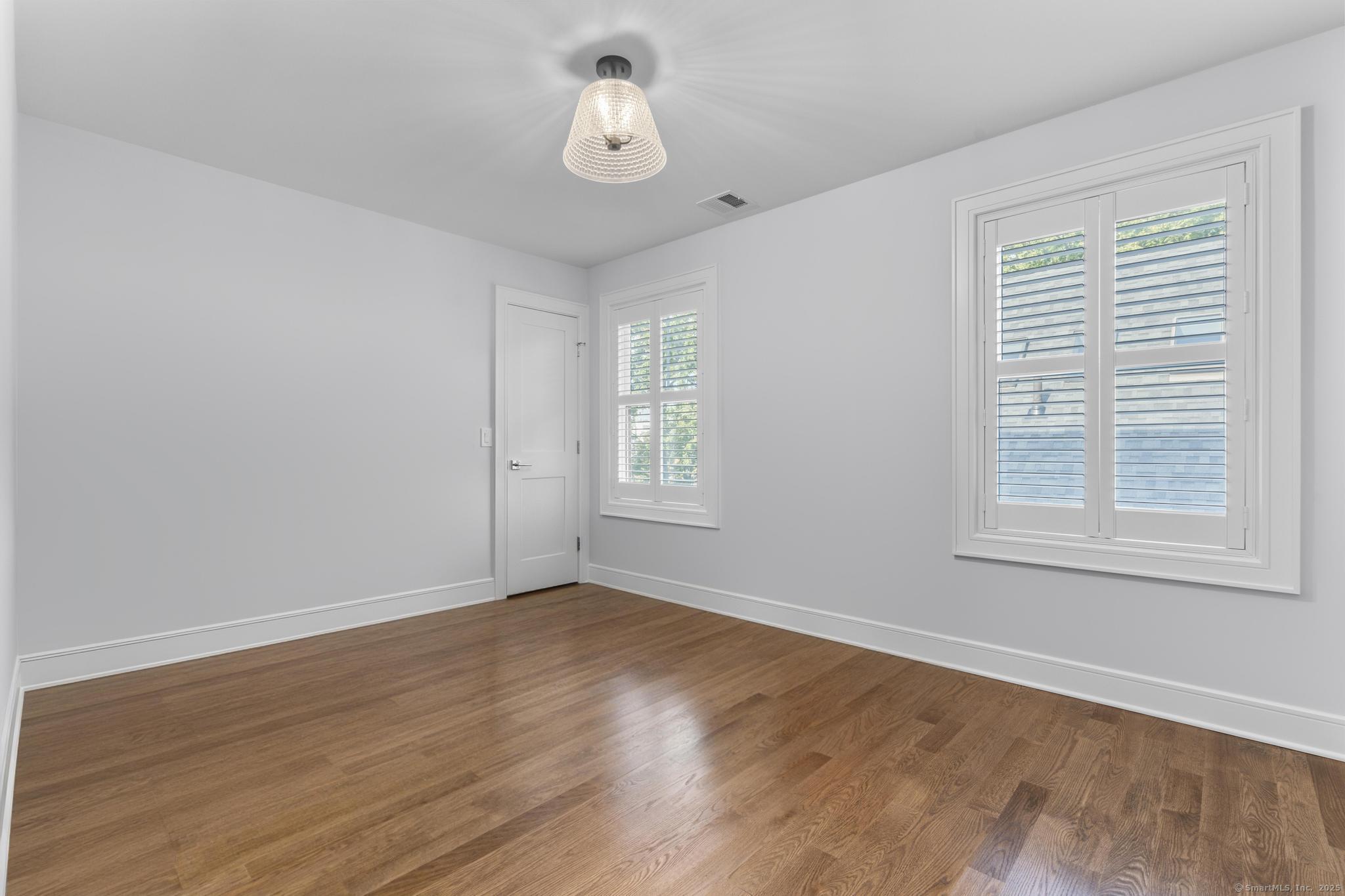 Fairfield, Connecticut 06824, United States, 5 Bedrooms Bedrooms, ,5 BathroomsBathrooms,Residential,Pending,208387