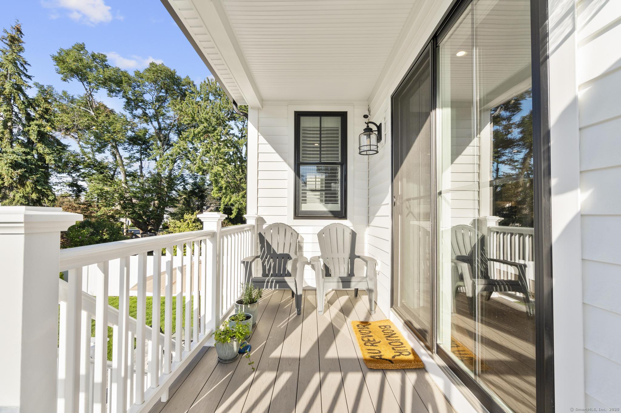 Fairfield, Connecticut 06824, United States, 5 Bedrooms Bedrooms, ,5 BathroomsBathrooms,Residential,Pending,208387