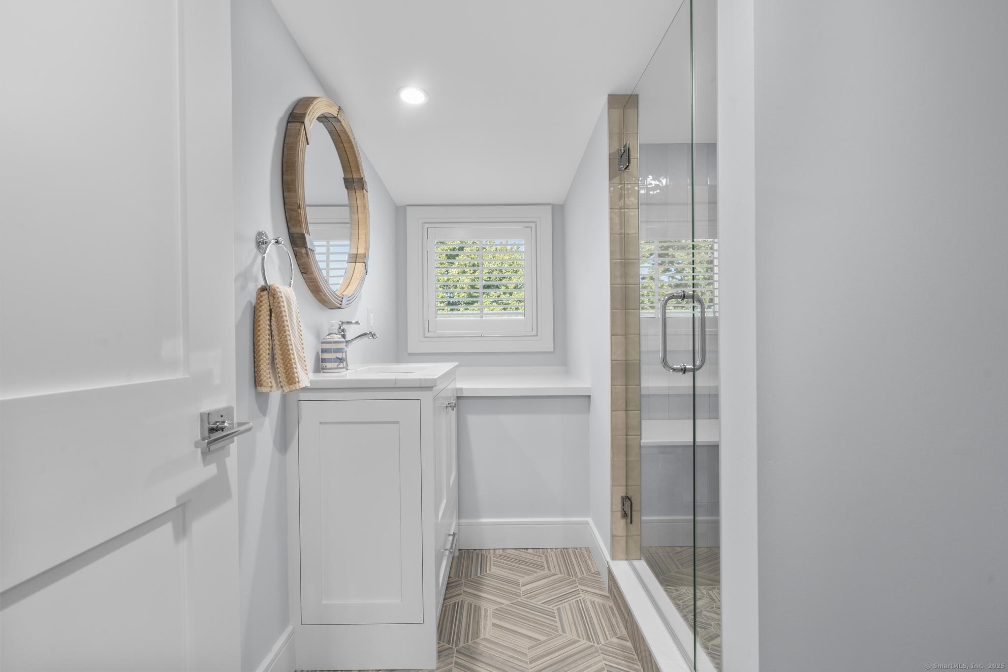 Fairfield, Connecticut 06824, United States, 5 Bedrooms Bedrooms, ,5 BathroomsBathrooms,Residential,Pending,208387