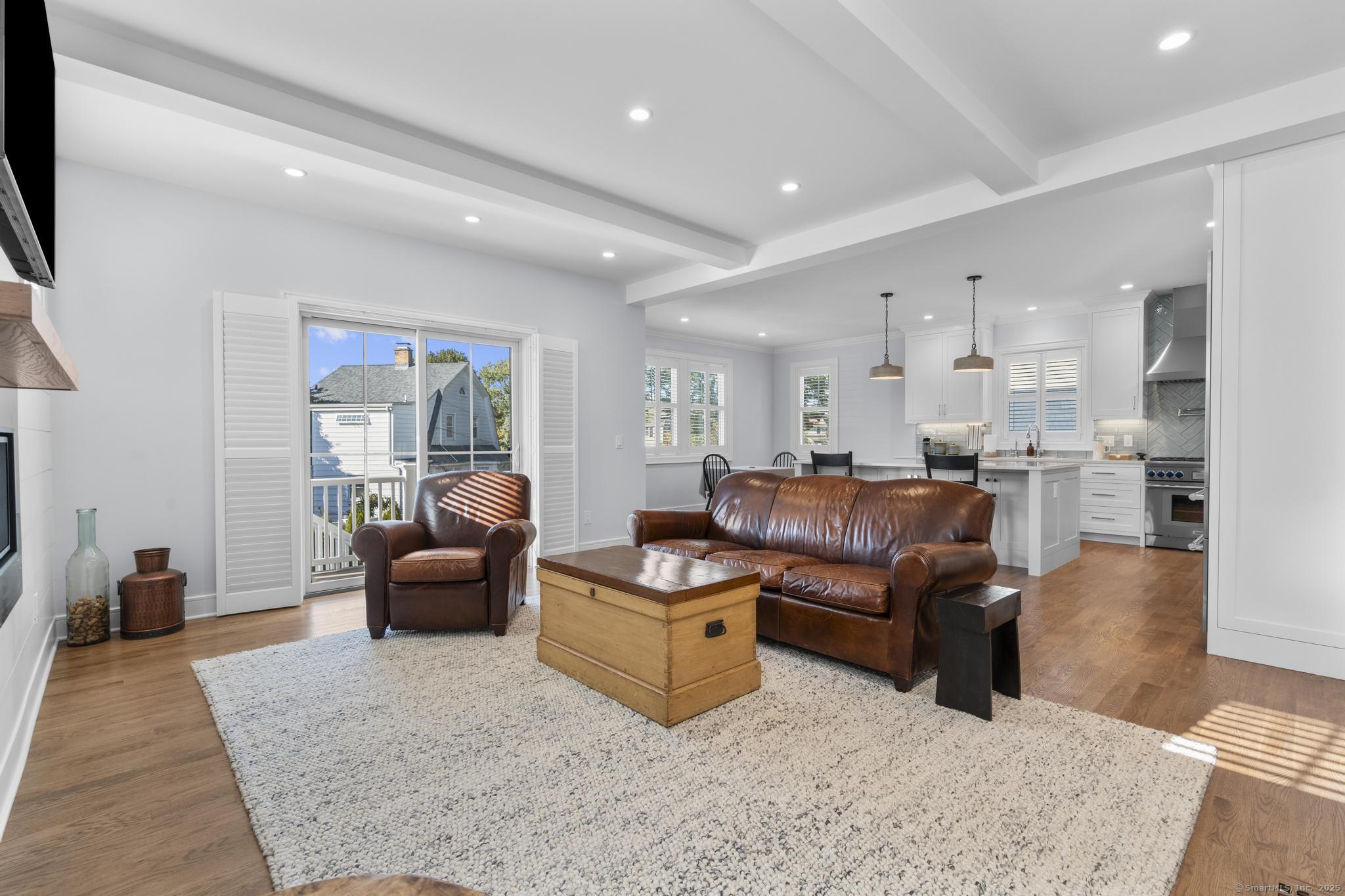 Fairfield, Connecticut 06824, United States, 5 Bedrooms Bedrooms, ,5 BathroomsBathrooms,Residential,Pending,208387