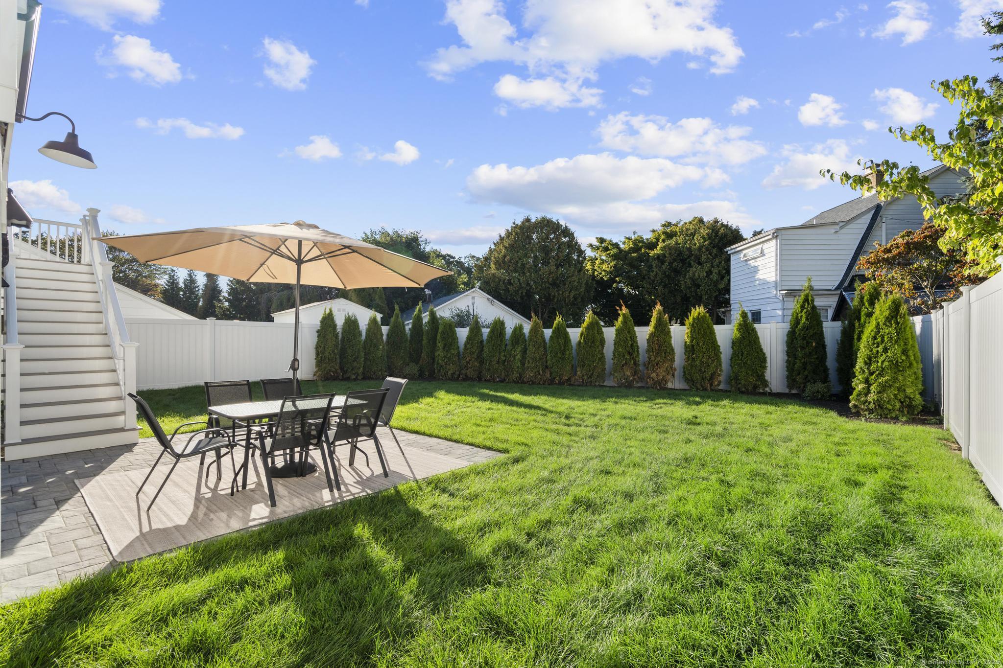 Fairfield, Connecticut 06824, United States, 5 Bedrooms Bedrooms, ,5 BathroomsBathrooms,Residential,Pending,208387