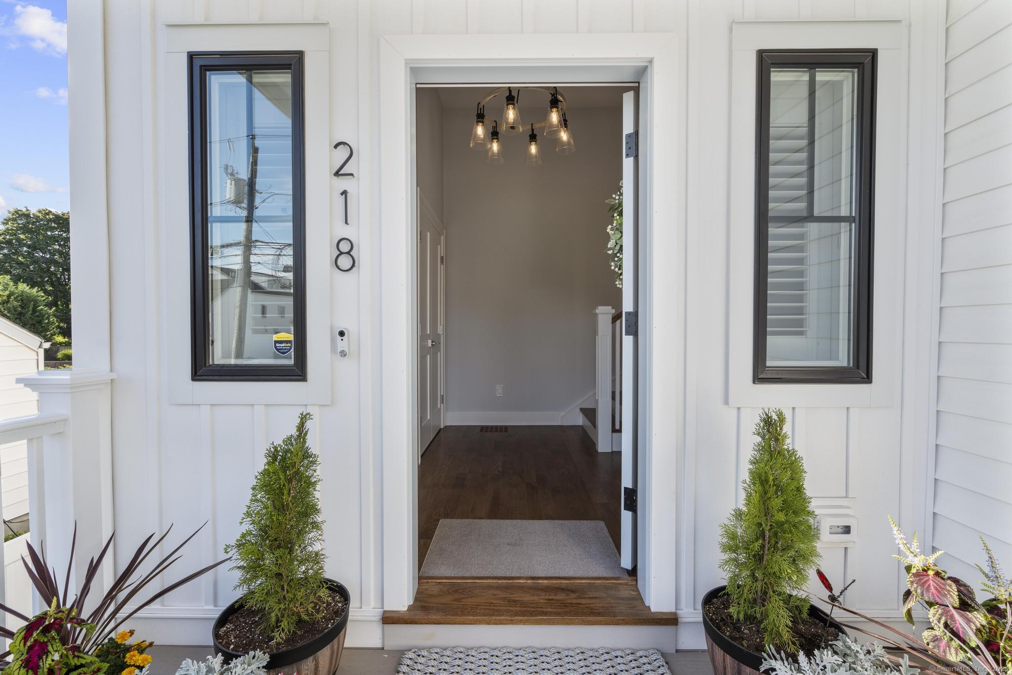 Fairfield, Connecticut 06824, United States, 5 Bedrooms Bedrooms, ,5 BathroomsBathrooms,Residential,Pending,208387