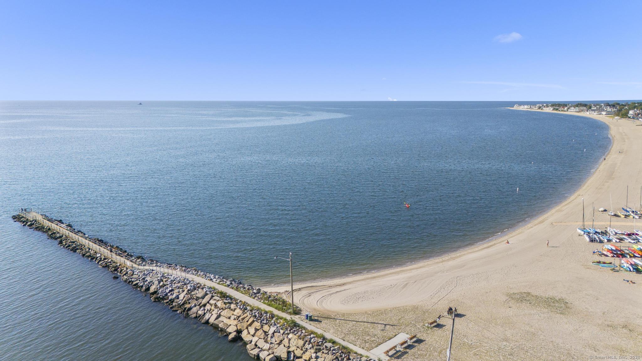 Fairfield, Connecticut 06824, United States, 5 Bedrooms Bedrooms, ,5 BathroomsBathrooms,Residential,Pending,208387