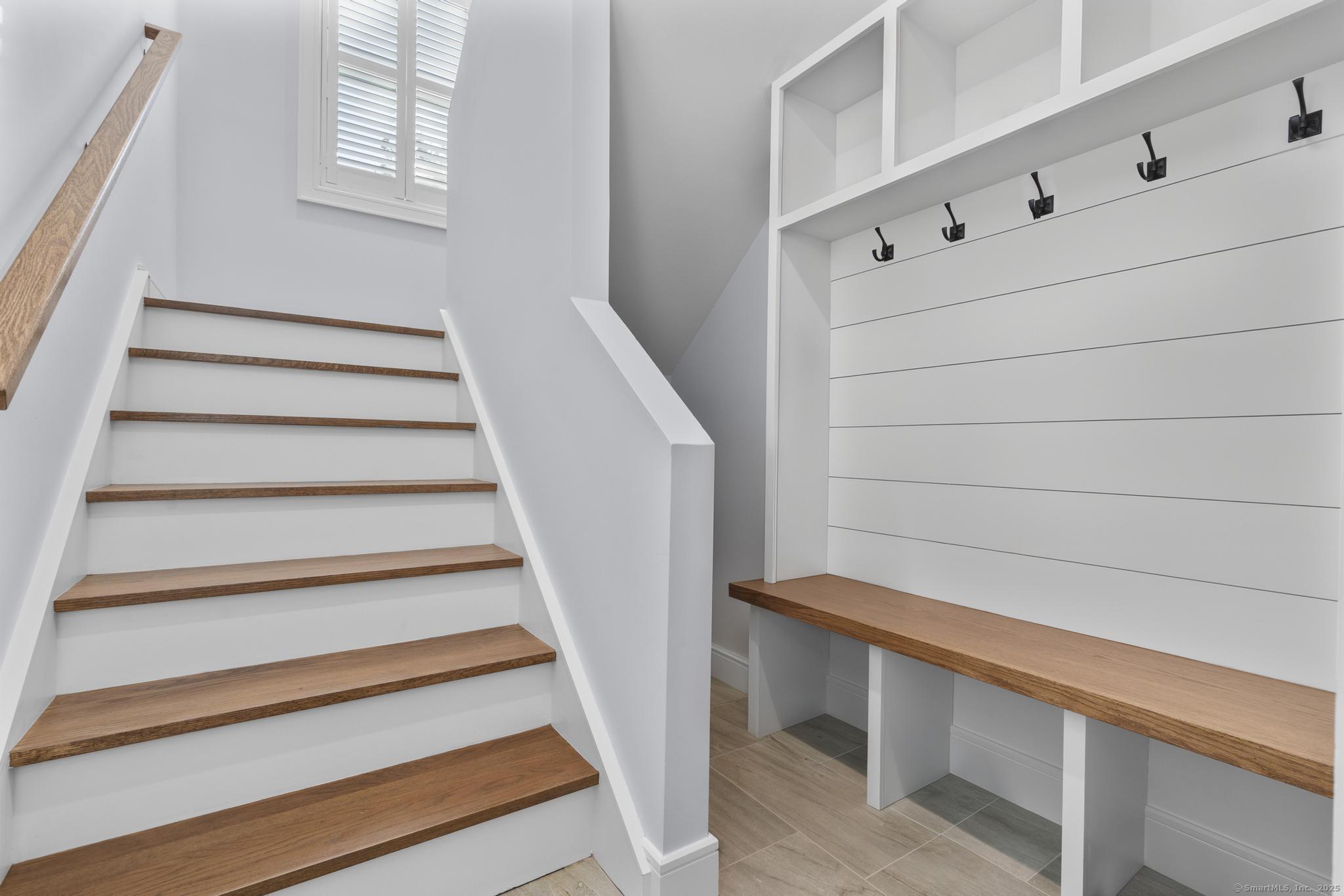 Fairfield, Connecticut 06824, United States, 5 Bedrooms Bedrooms, ,5 BathroomsBathrooms,Residential,Pending,208387