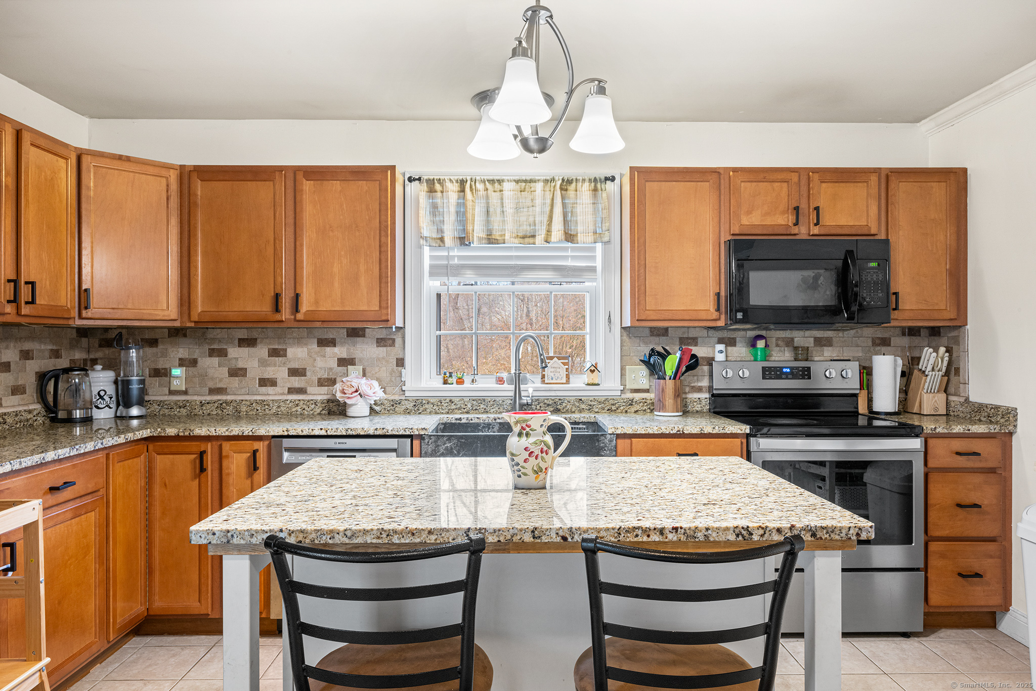 19 Platoz Drive, Montville, Connecticut image 21
