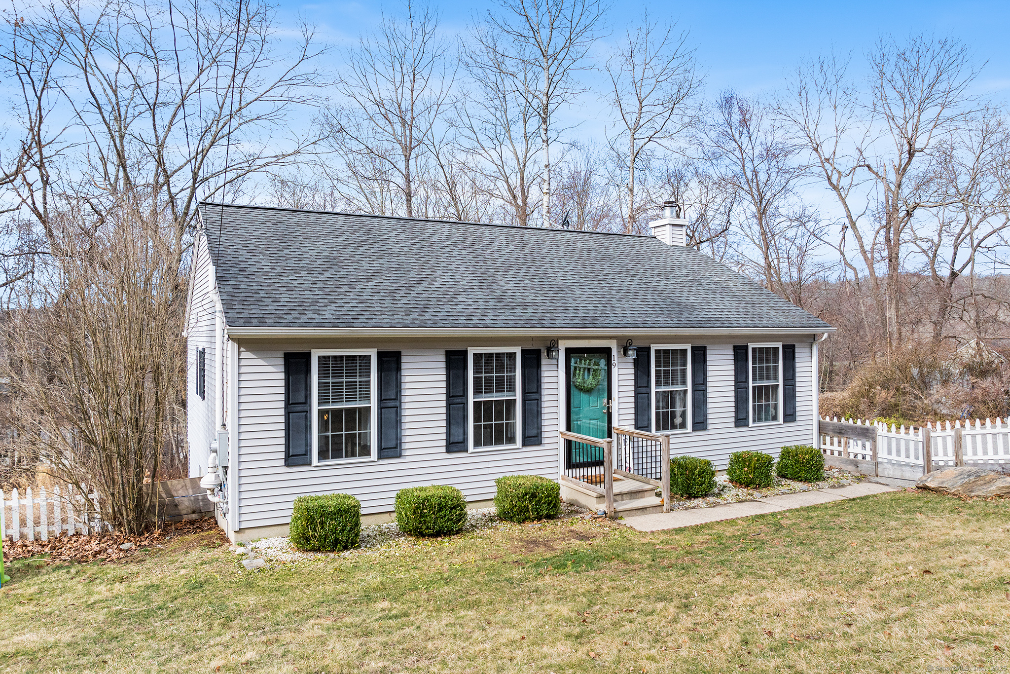 19 Platoz Drive, Montville, Connecticut image 3
