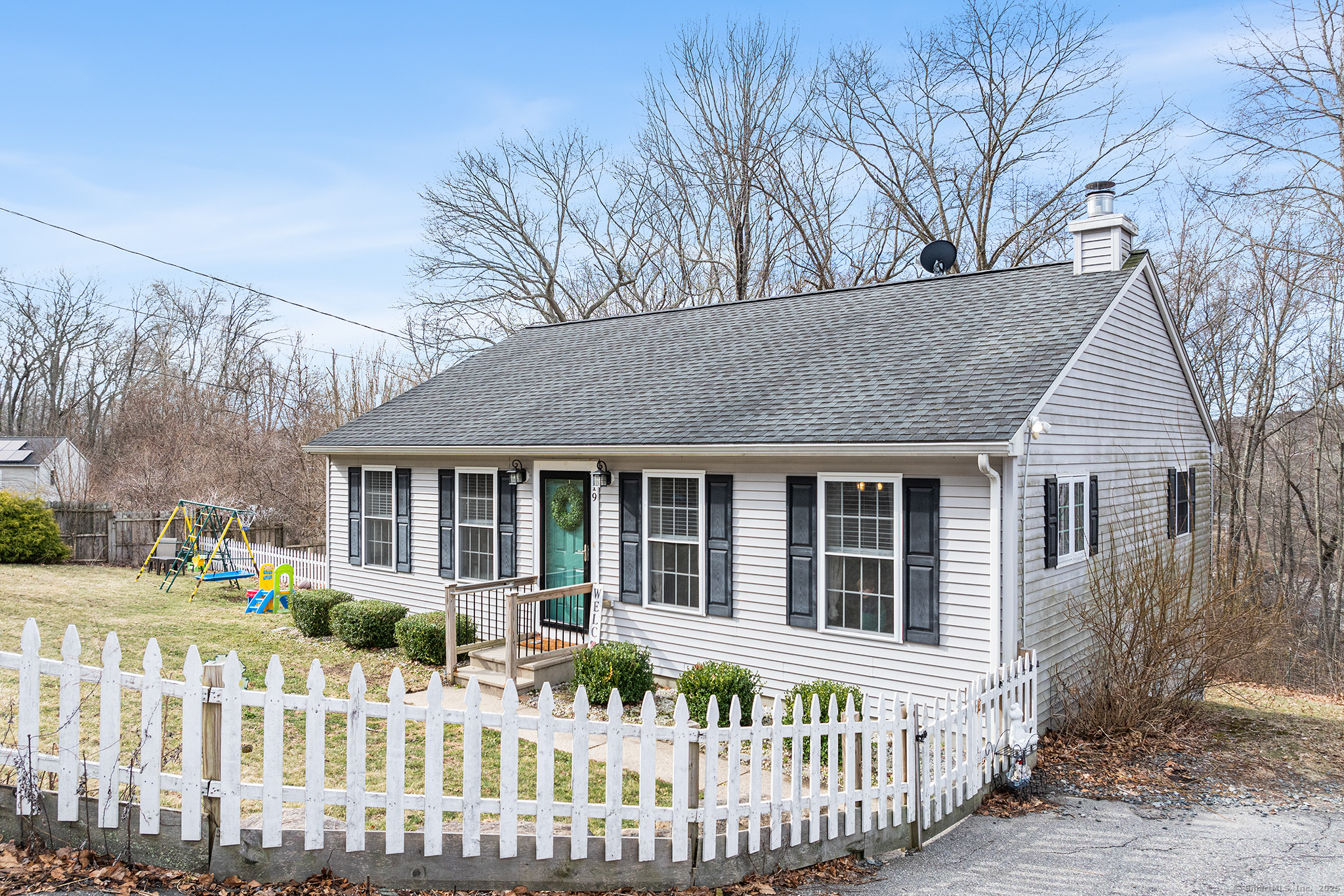 19 Platoz Drive, Montville, Connecticut image 4