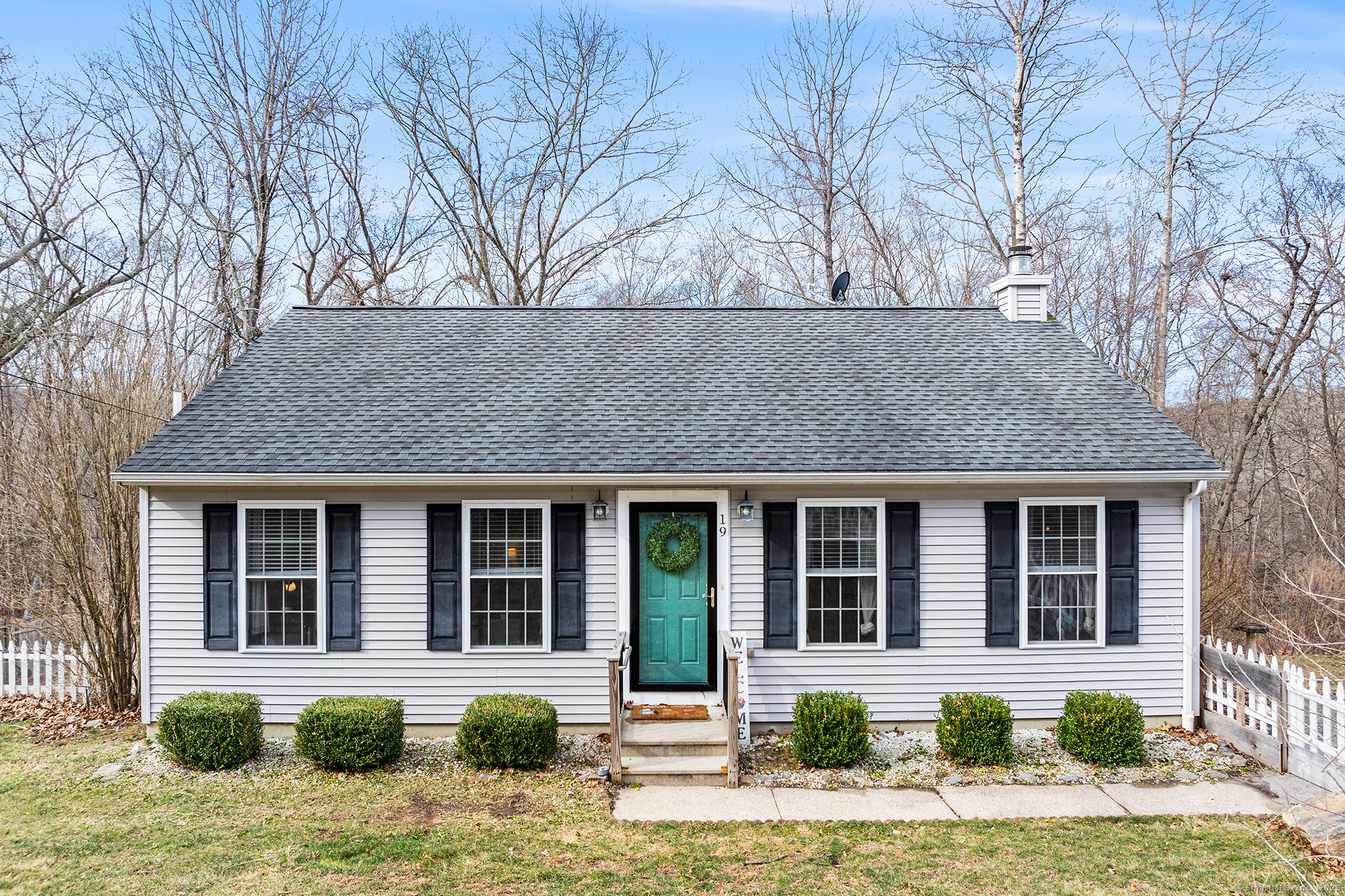 19 Platoz Drive, Montville, Connecticut image 1