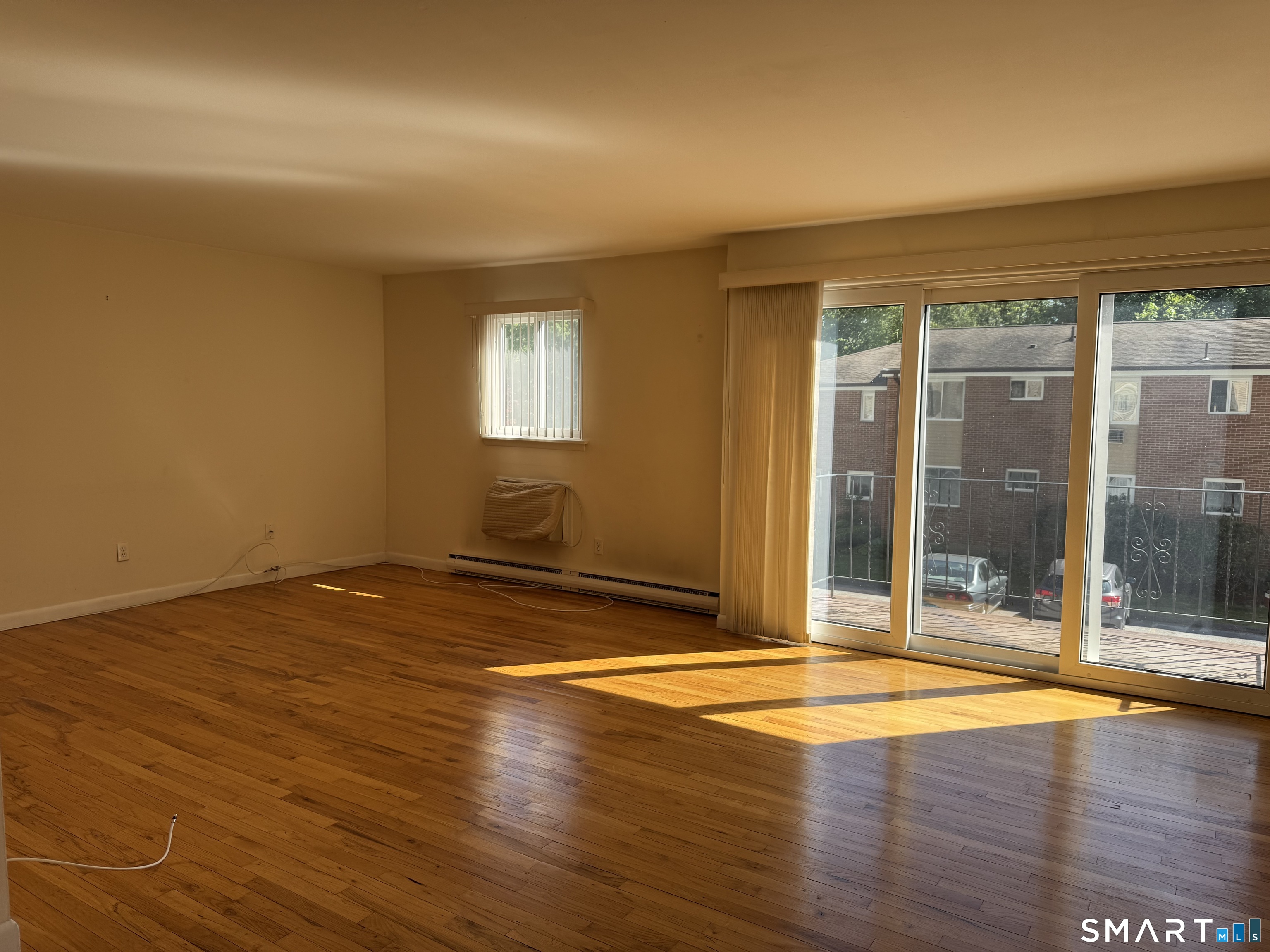1660 Farmington Avenue 5