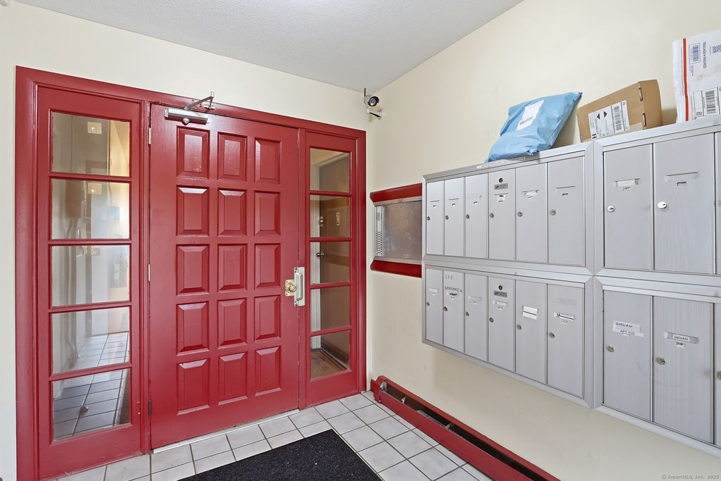 Photo of 565 Talcottville Road #APT 1C4, Vernon, CT 06066 (MLS # 24134829)