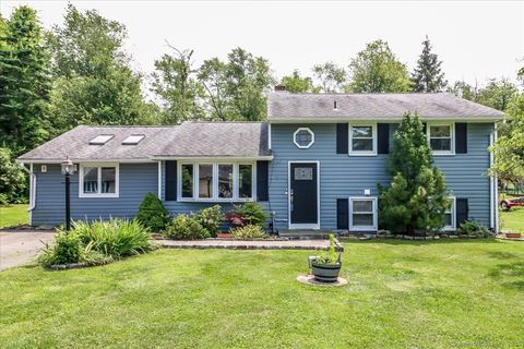 Photo of 22 Woodview Drive, Brookfield, CT 06804 (MLS # 24134973)