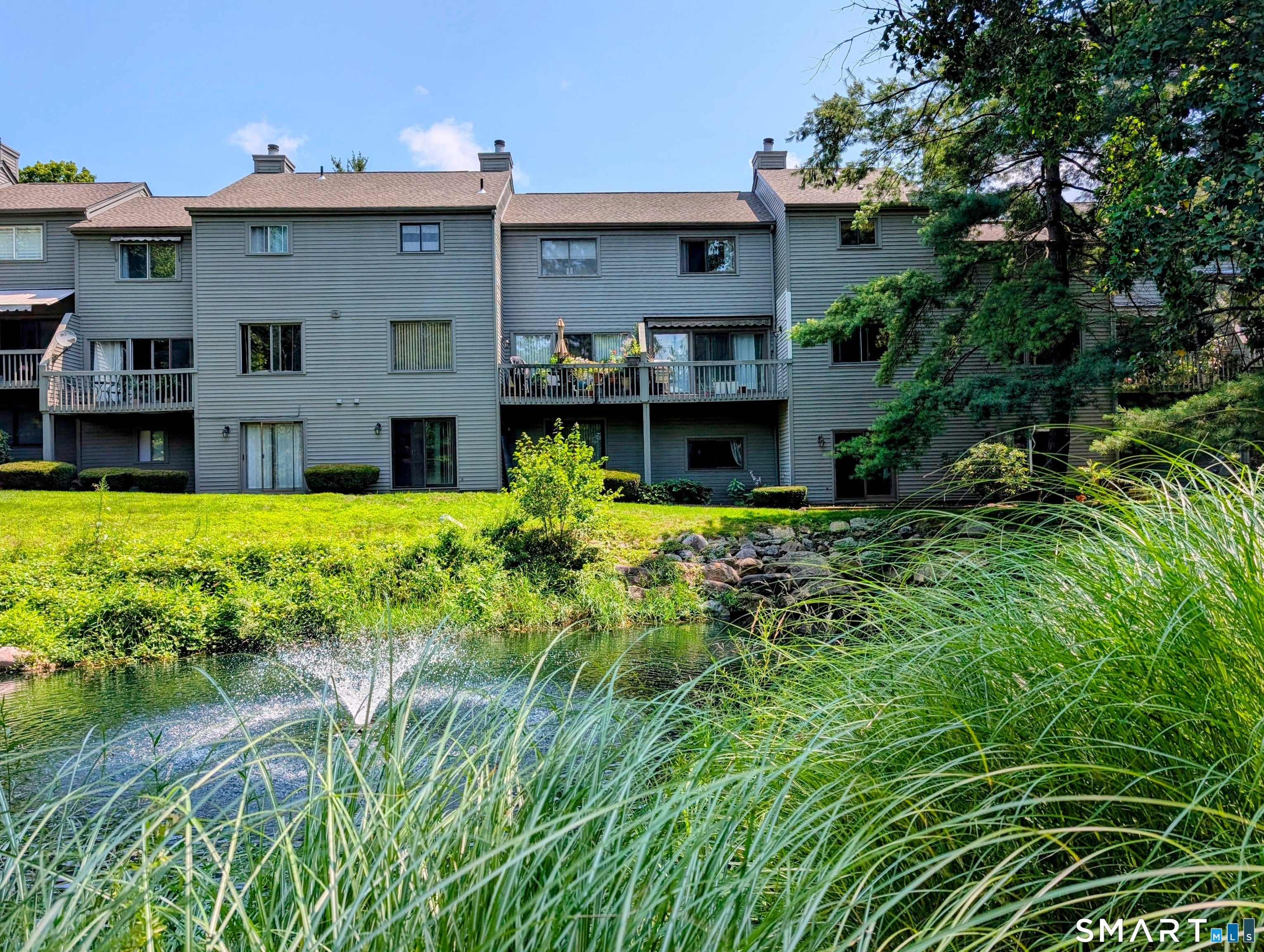 6 Ledgewood Drive 6