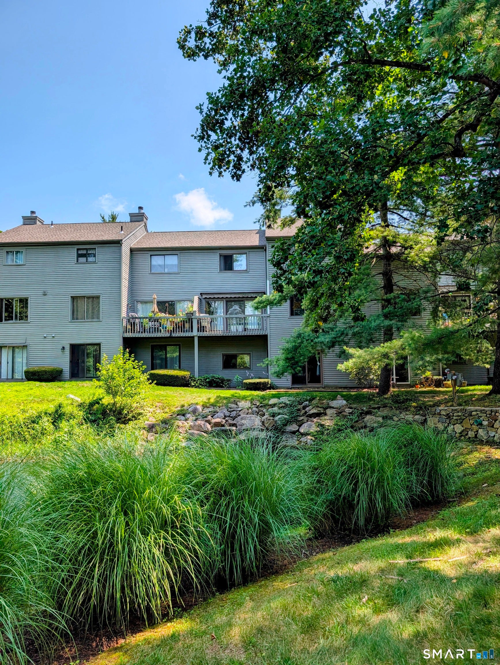 6 Ledgewood Drive 6