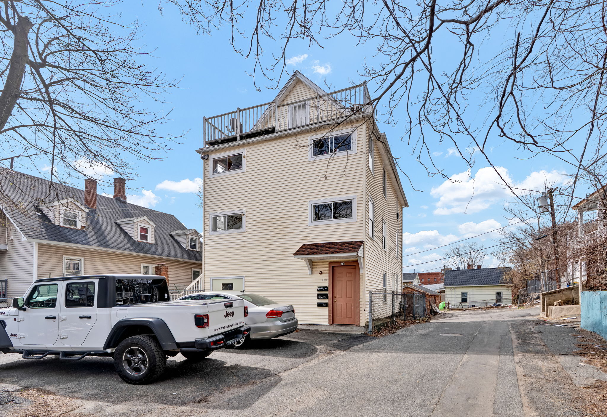 Waterbury, Connecticut 06702, United States, 8 Bedrooms Bedrooms, ,4 BathroomsBathrooms,Residential,Active,105792
