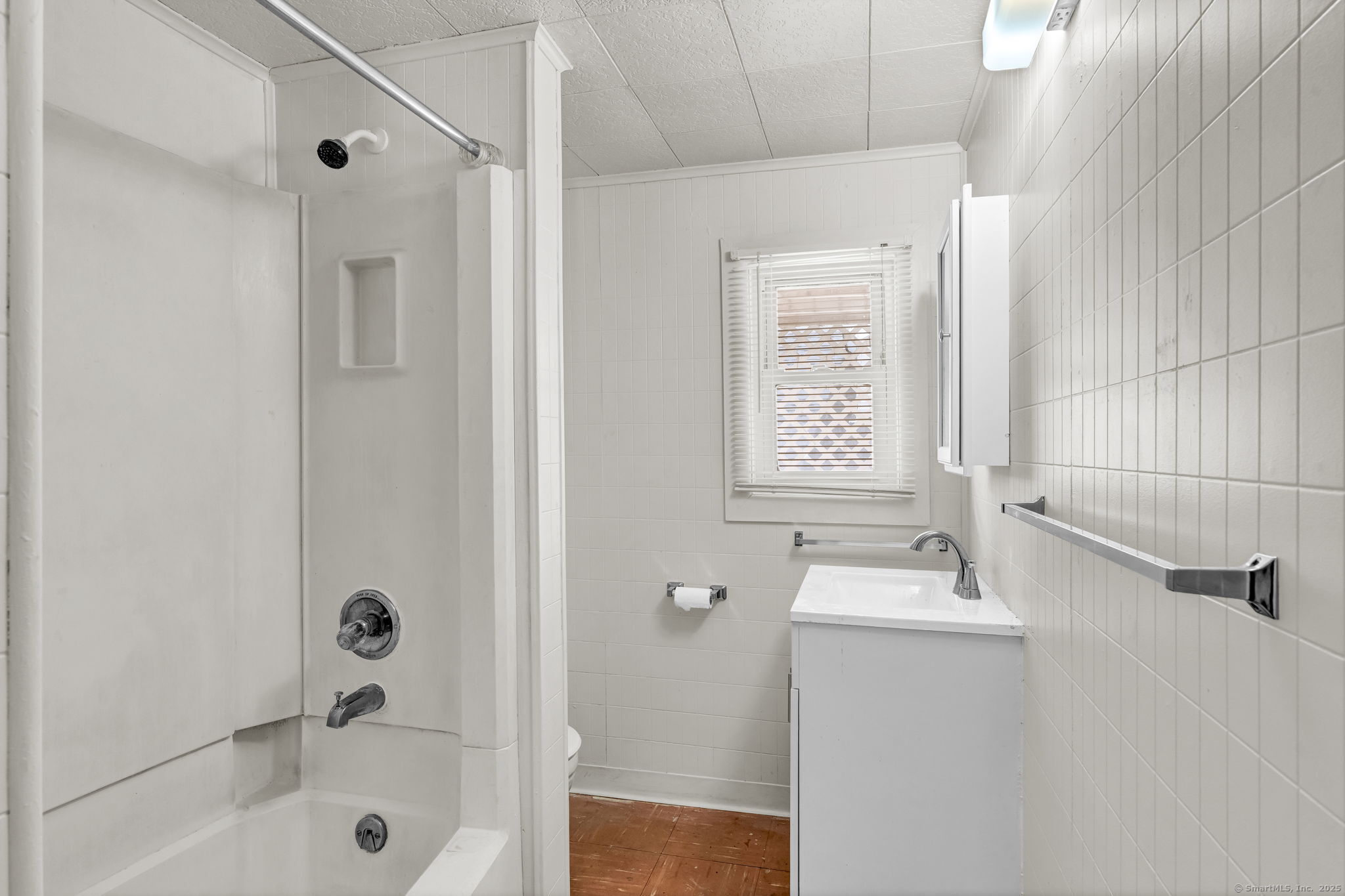 Waterbury, Connecticut 06702, United States, 8 Bedrooms Bedrooms, ,4 BathroomsBathrooms,Residential,Active,105792