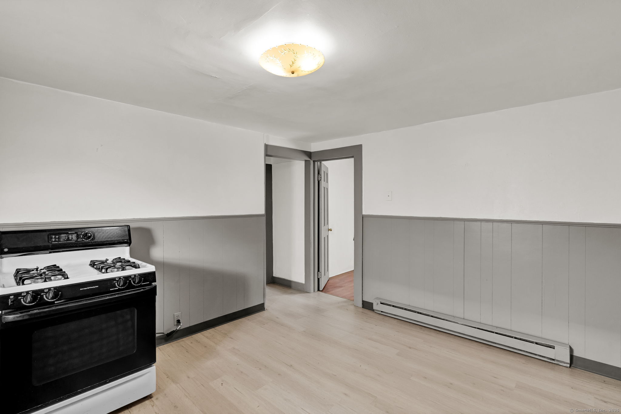 Waterbury, Connecticut 06702, United States, 8 Bedrooms Bedrooms, ,4 BathroomsBathrooms,Residential,Active,105792