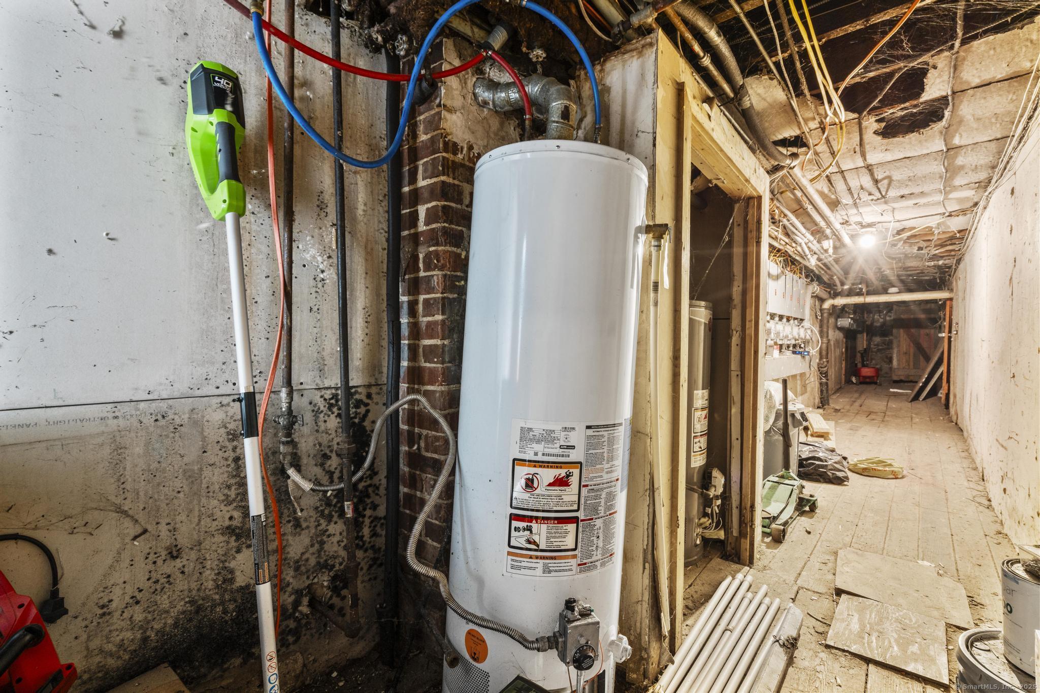 Waterbury, Connecticut 06704, United States, ,7 BathroomsBathrooms,Commercial,Active,229749