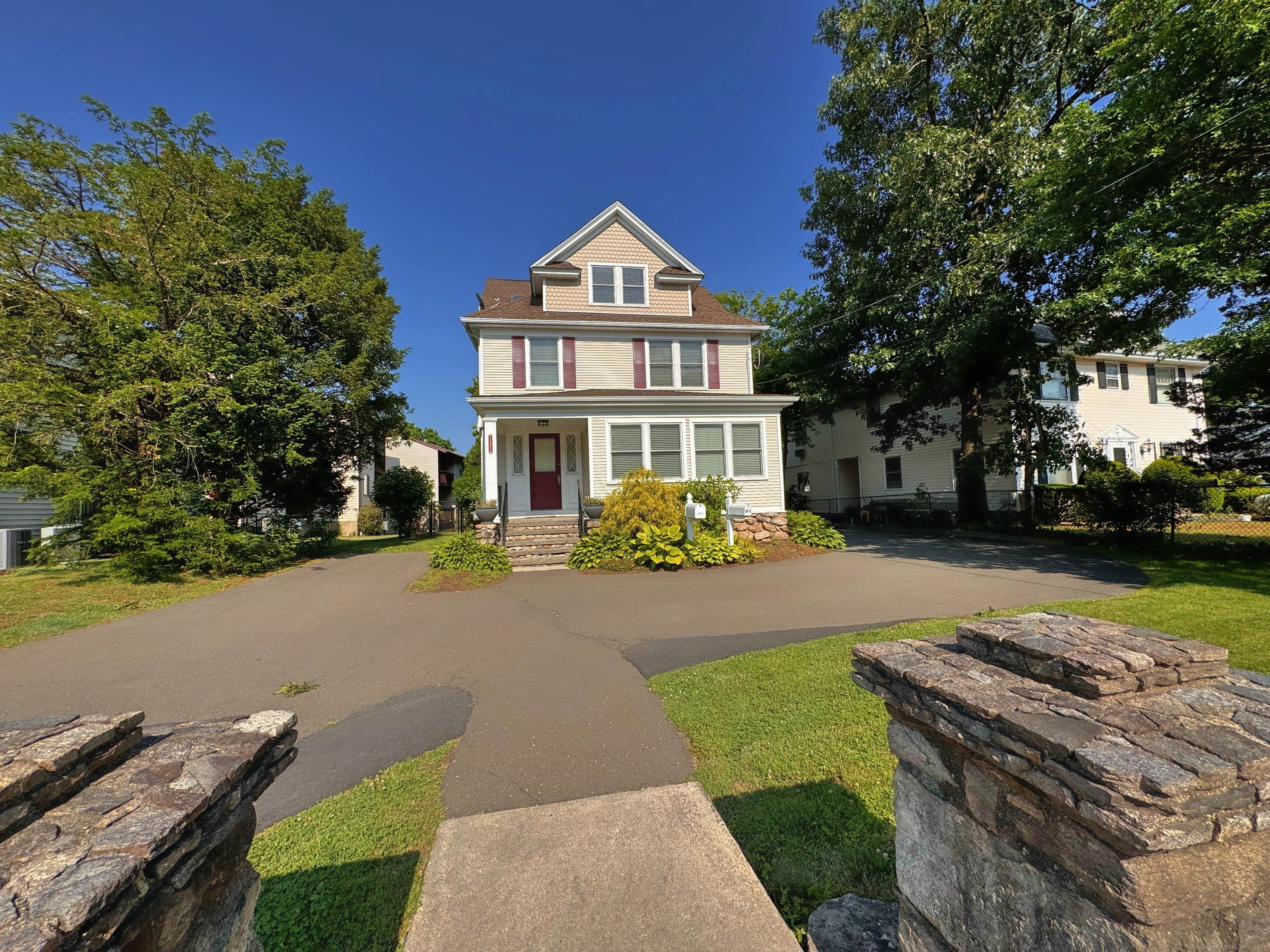 Rental Property at 1157 Hope Street A, Stamford, Connecticut - Bedrooms: 3 
Bathrooms: 4 
Rooms: 7  - $6,500 MO.