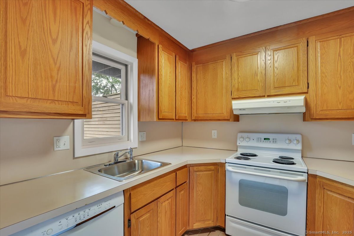 10 Cianci Avenue #APT 7, Plainville, Connecticut image 5