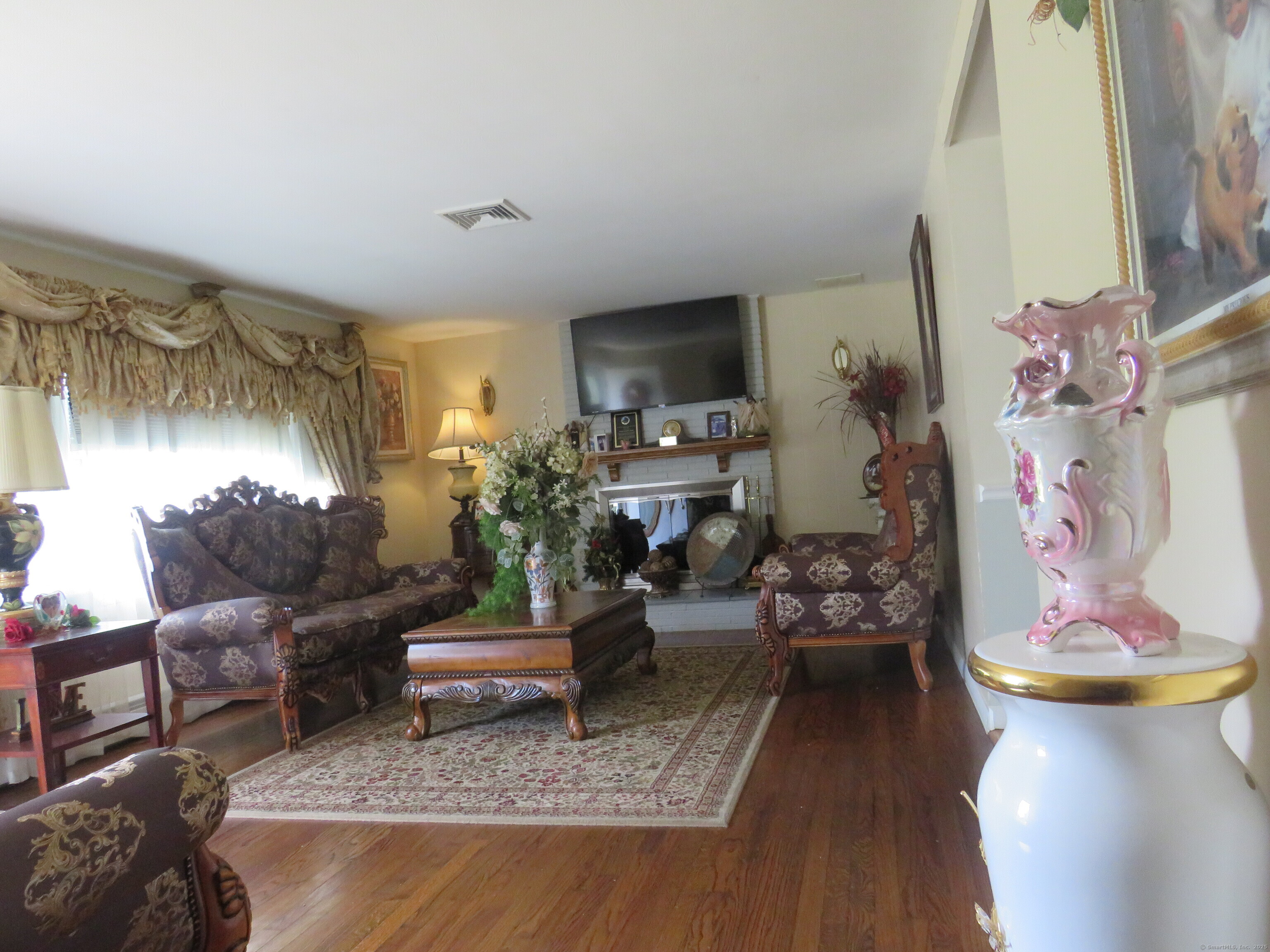 East Hartford, Connecticut 06118, United States, 3 Bedrooms Bedrooms, ,3 BathroomsBathrooms,Residential,Active,170703