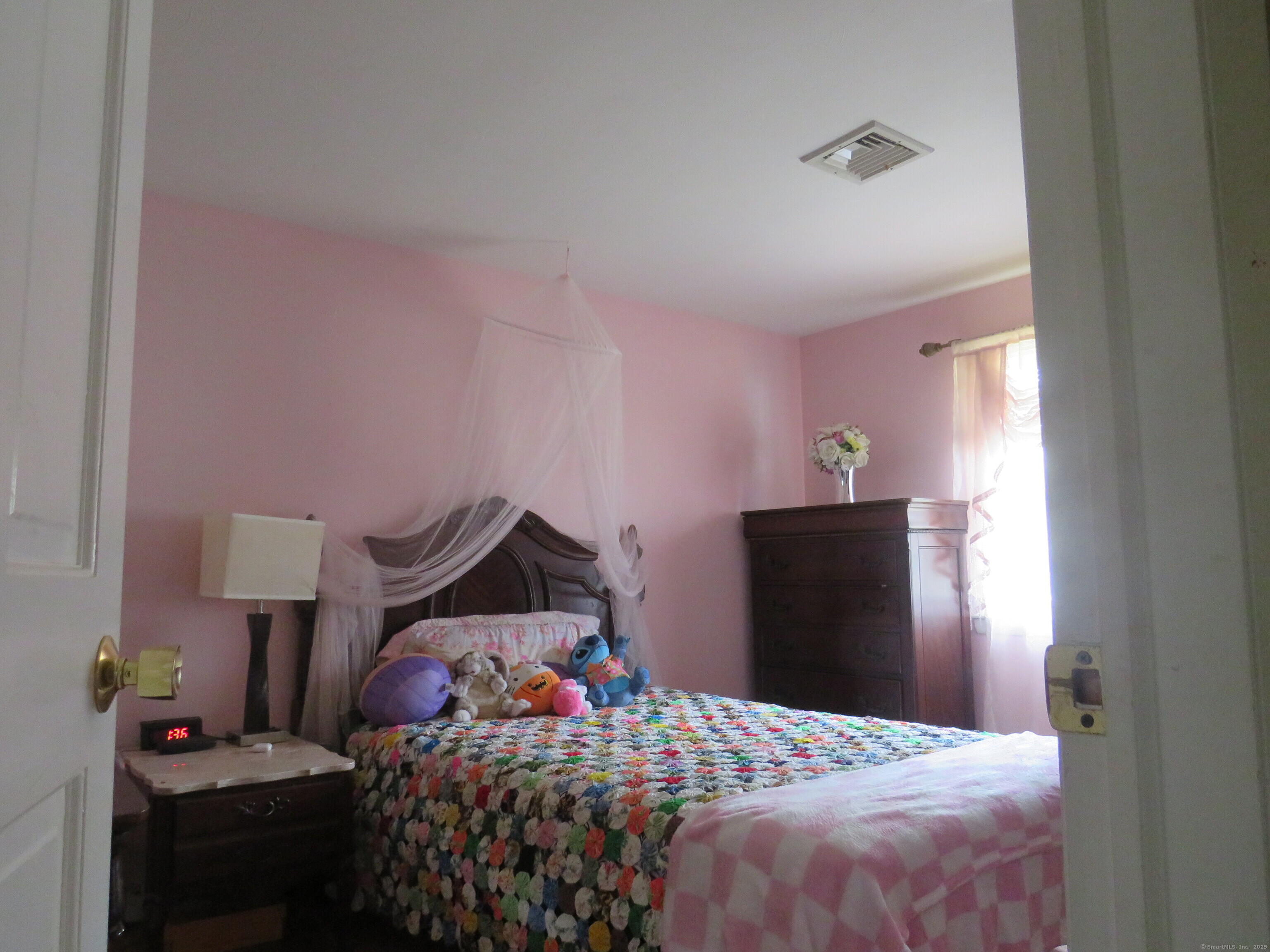 East Hartford, Connecticut 06118, United States, 3 Bedrooms Bedrooms, ,3 BathroomsBathrooms,Residential,Active,170703