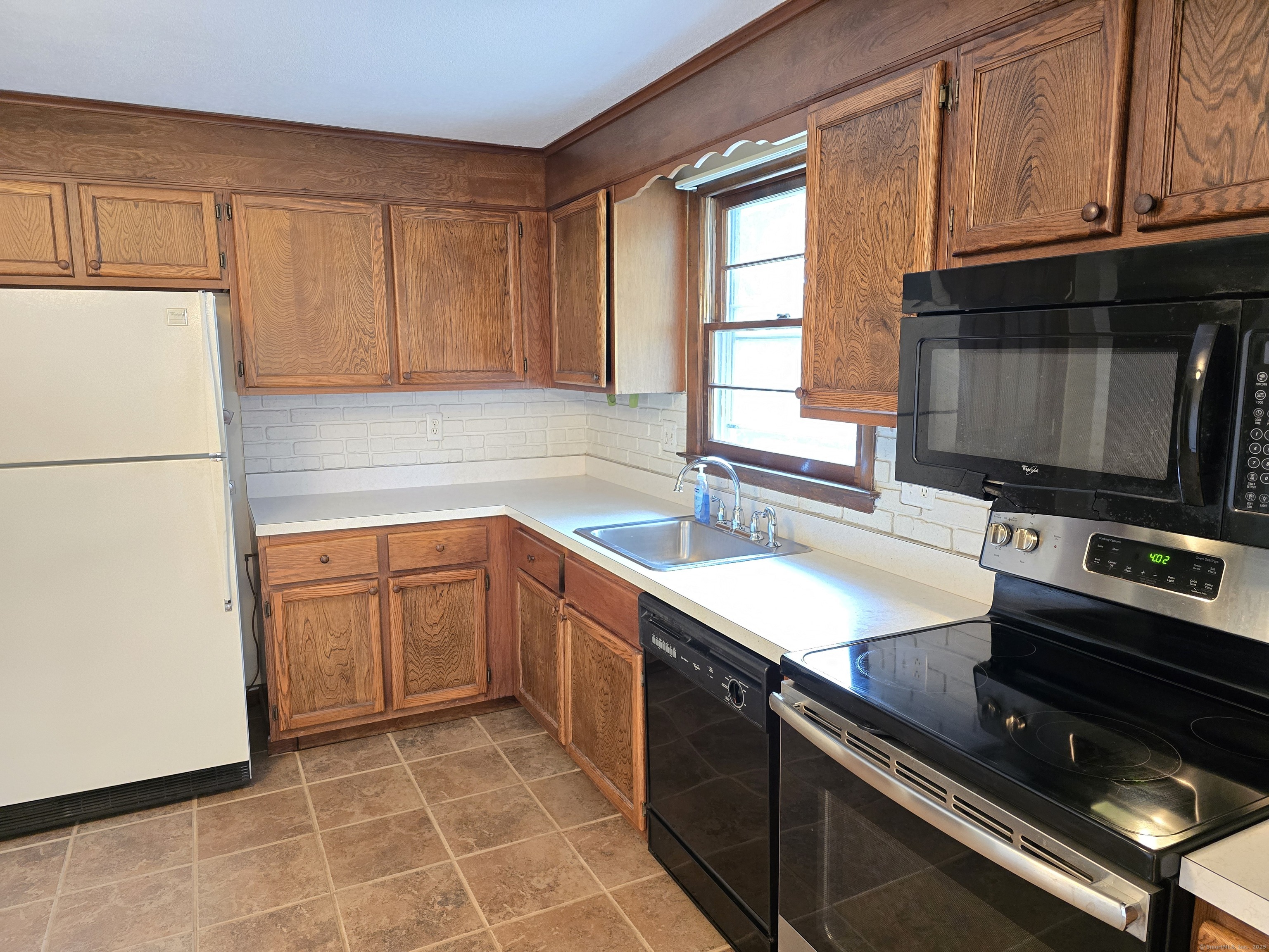 East Hartford, Connecticut 06118, United States, 3 Bedrooms Bedrooms, ,2 BathroomsBathrooms,Residential,Coming Soon,176847