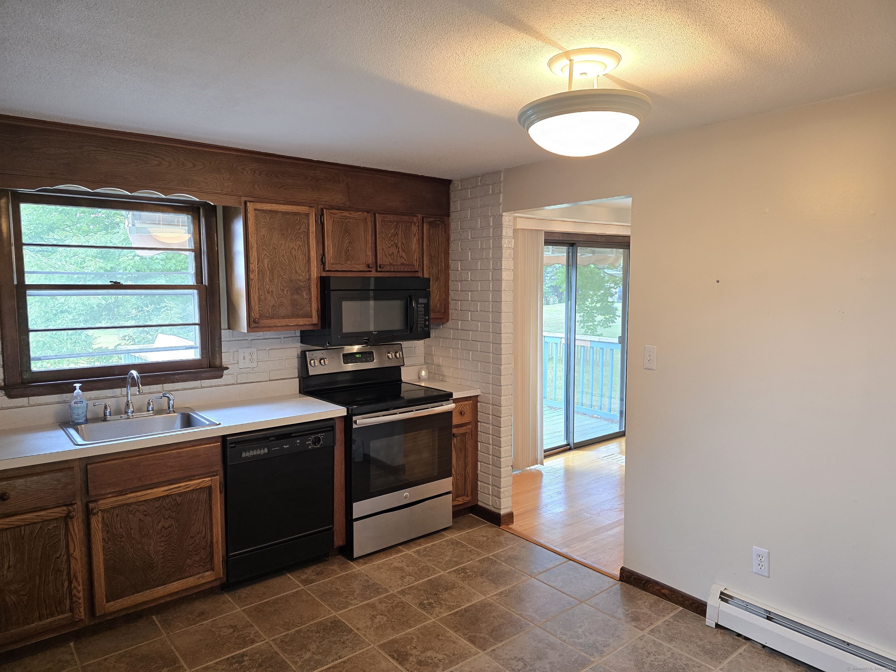 East Hartford, Connecticut 06118, United States, 3 Bedrooms Bedrooms, ,2 BathroomsBathrooms,Residential,Coming Soon,176847