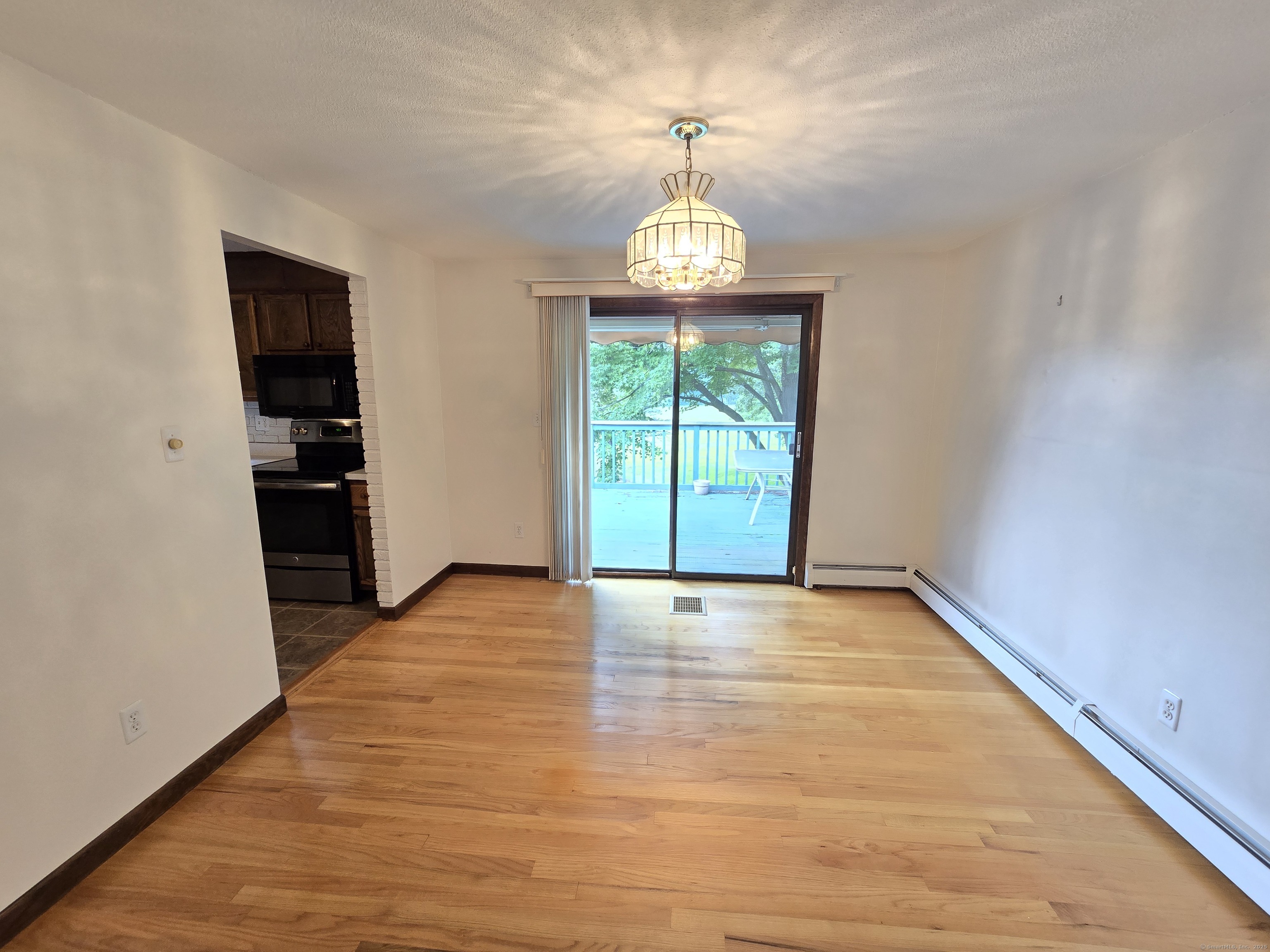 East Hartford, Connecticut 06118, United States, 3 Bedrooms Bedrooms, ,2 BathroomsBathrooms,Residential,Coming Soon,176847