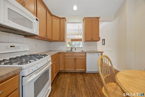 Tiny photo for 21 Fieldstone Court #21, North Haven, CT 06473 (MLS # 24149892)