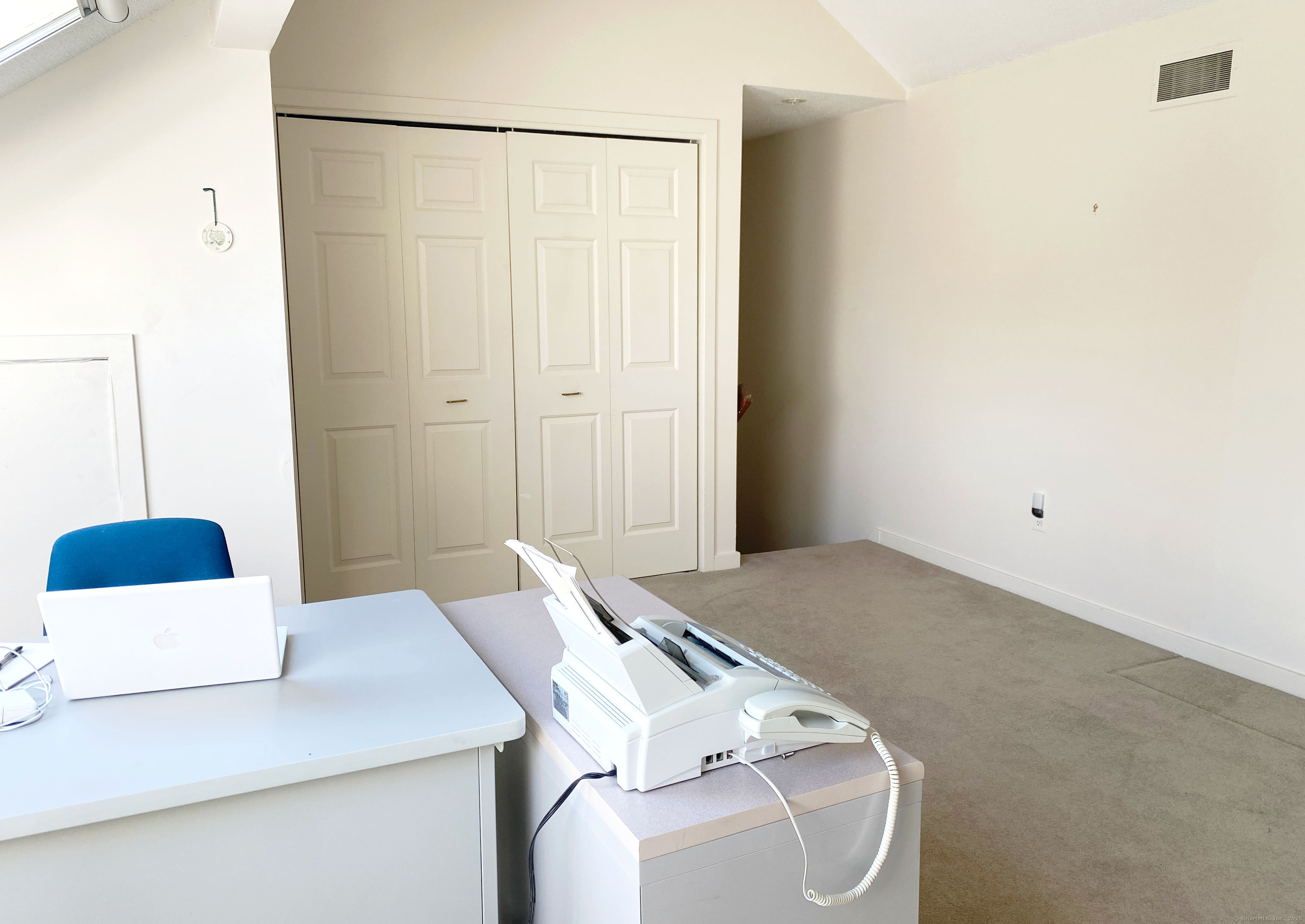 Glastonbury, Connecticut 06033, United States, 2 Bedrooms Bedrooms, ,3 BathroomsBathrooms,Residential,Pending,191707